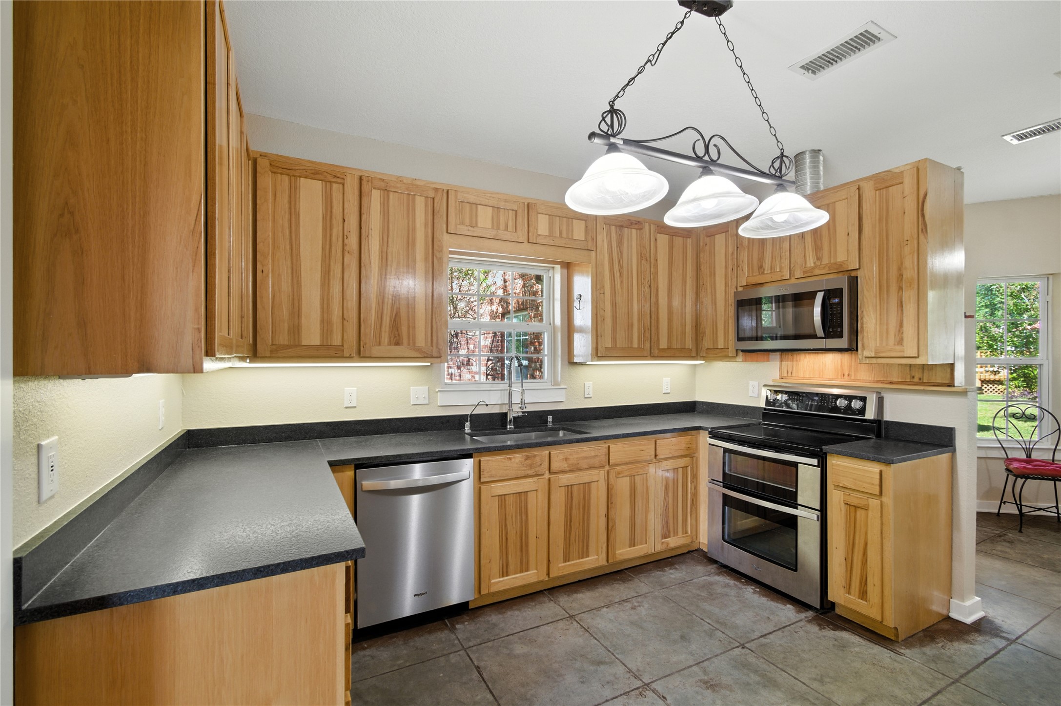 425 Cartwright Drive Benbrook TX 76126