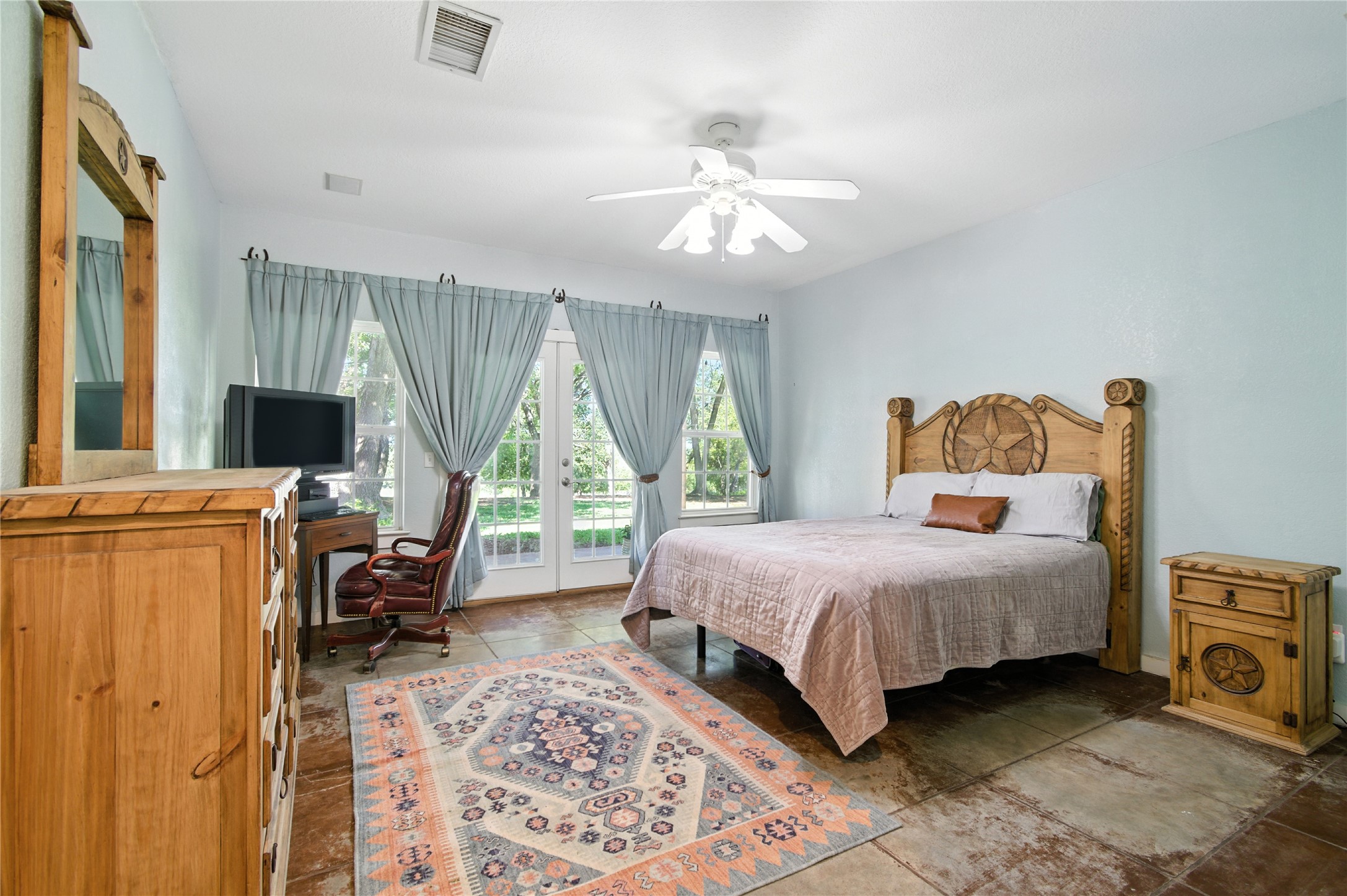 425 Cartwright Drive Benbrook TX 76126