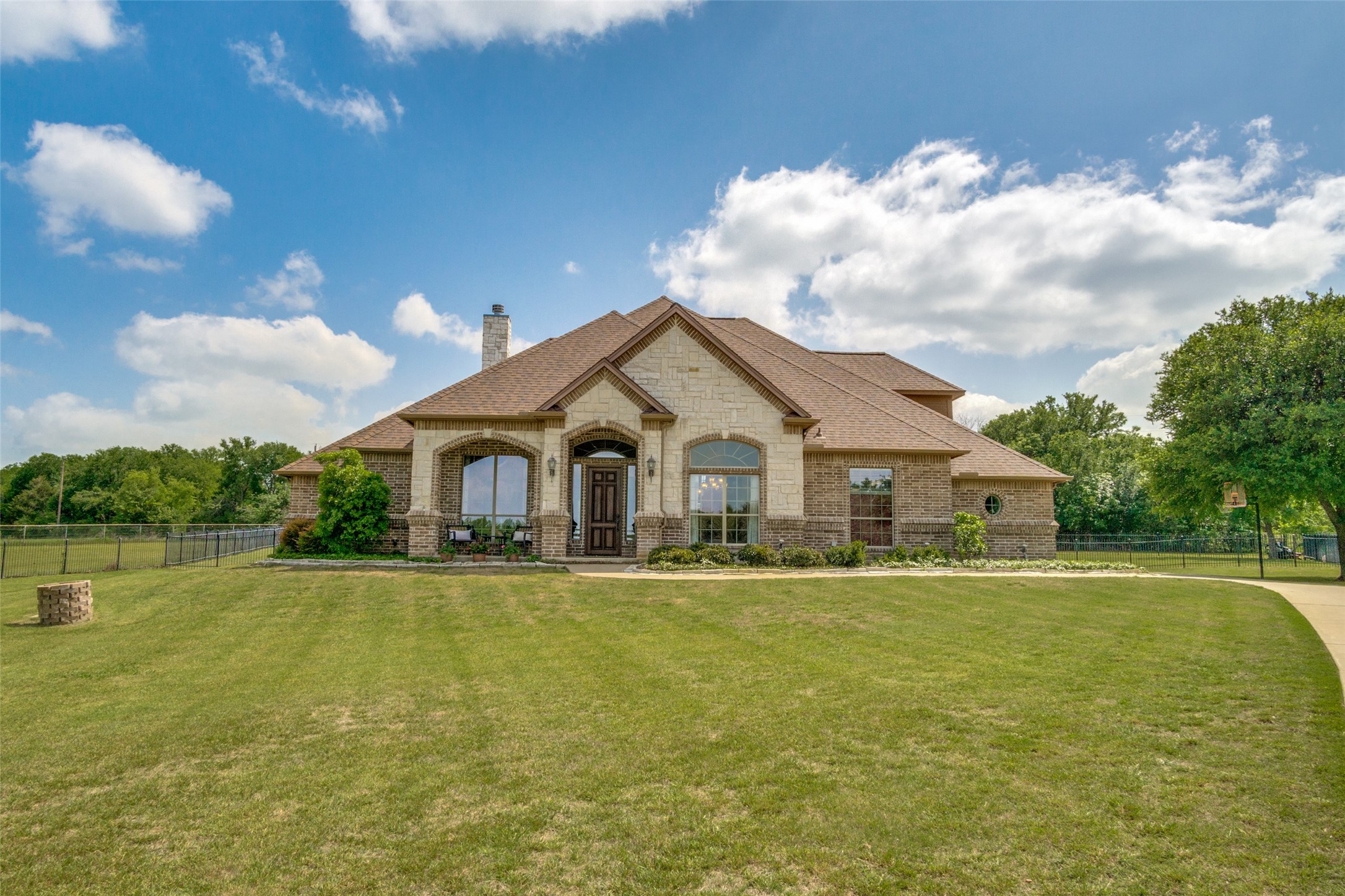512 Crested Oak Court Fort Worth TX 76108