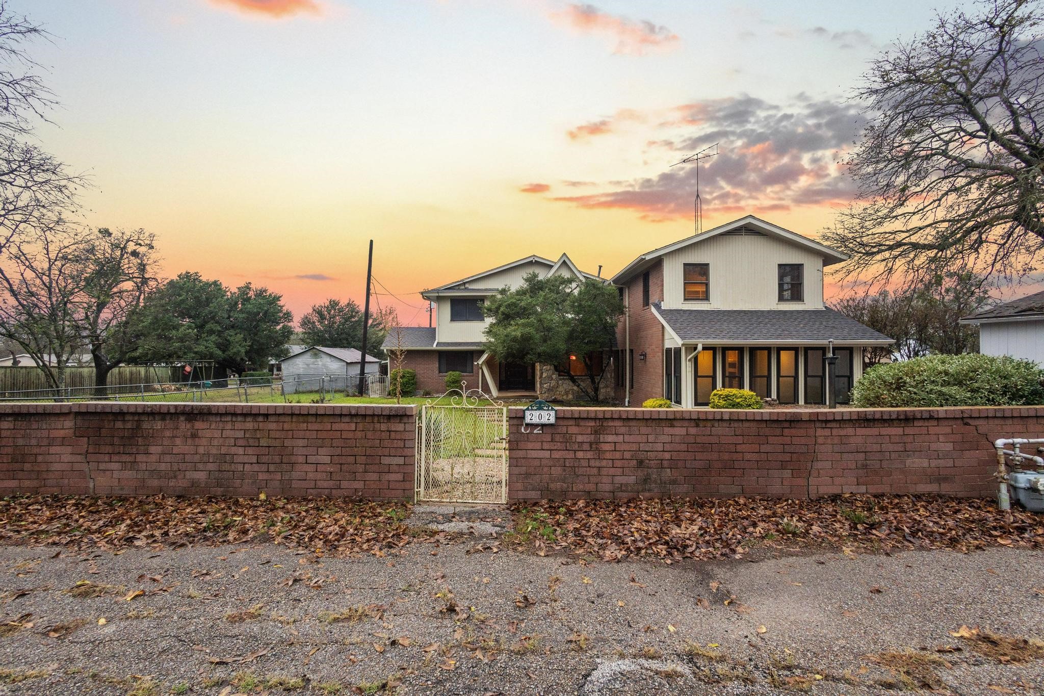 202 S Santa Fe Street Wolfe City TX 75496