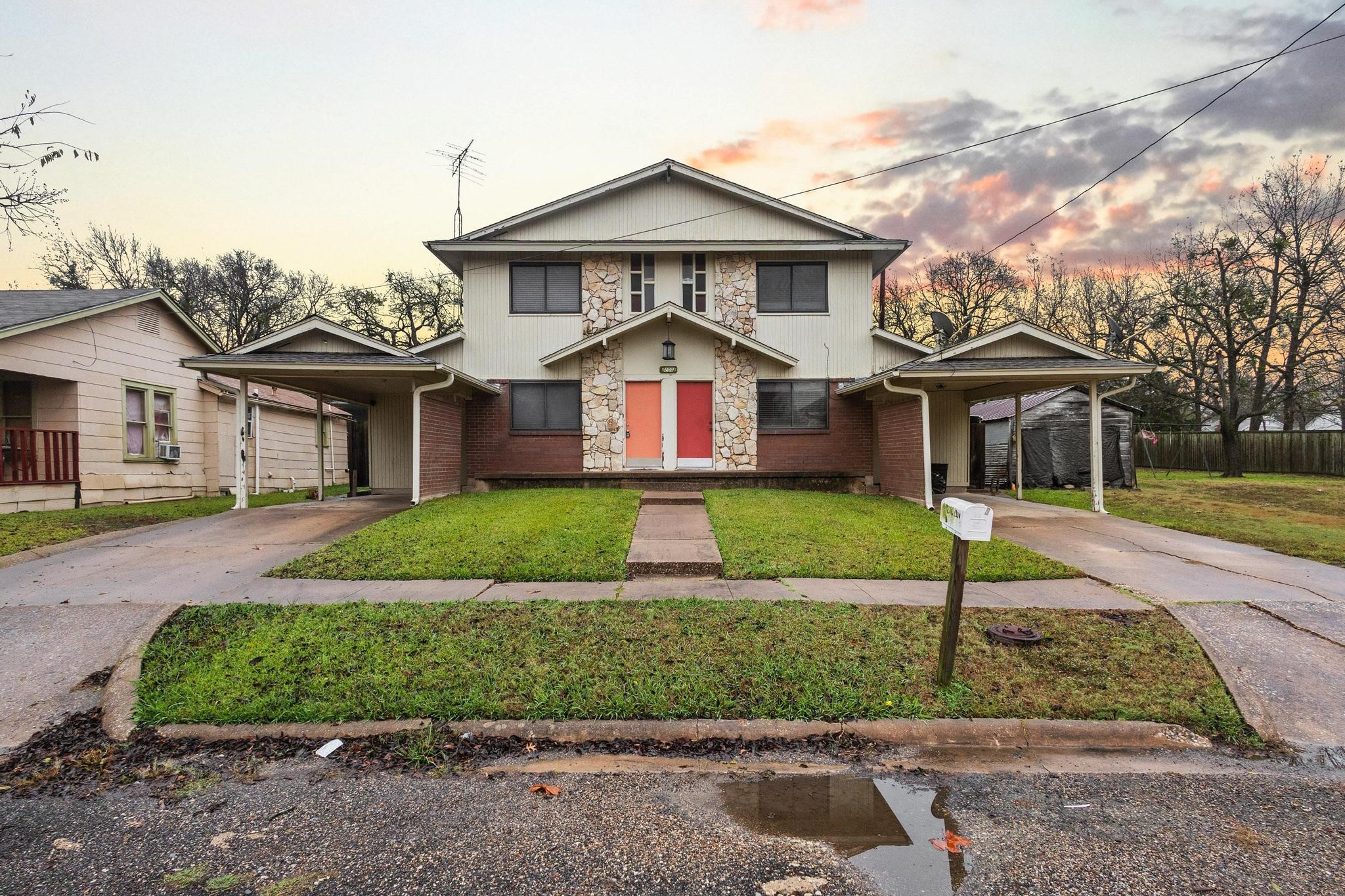 202 S Santa Fe Street Wolfe City TX 75496