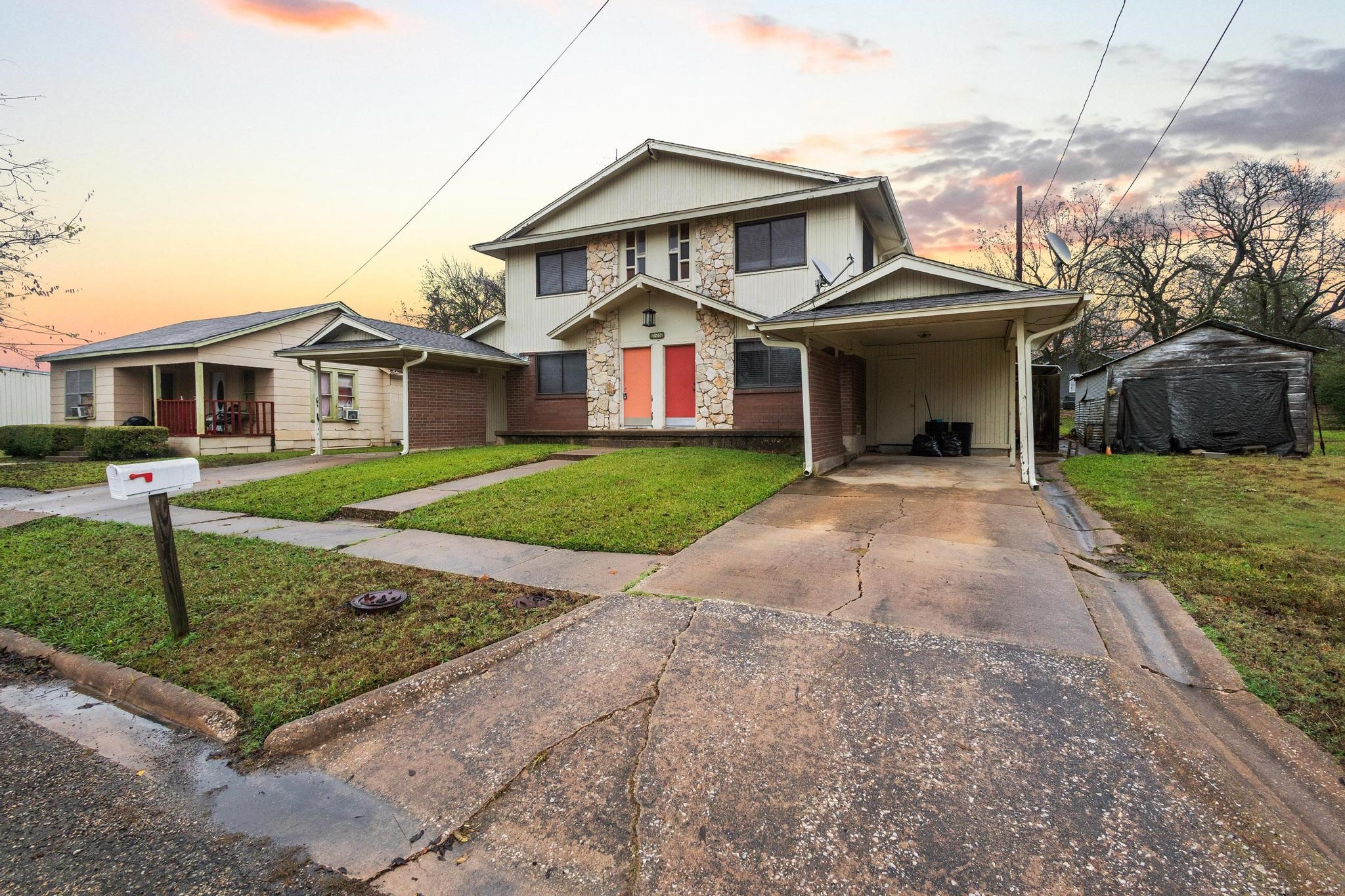 202 S Santa Fe Street Wolfe City TX 75496
