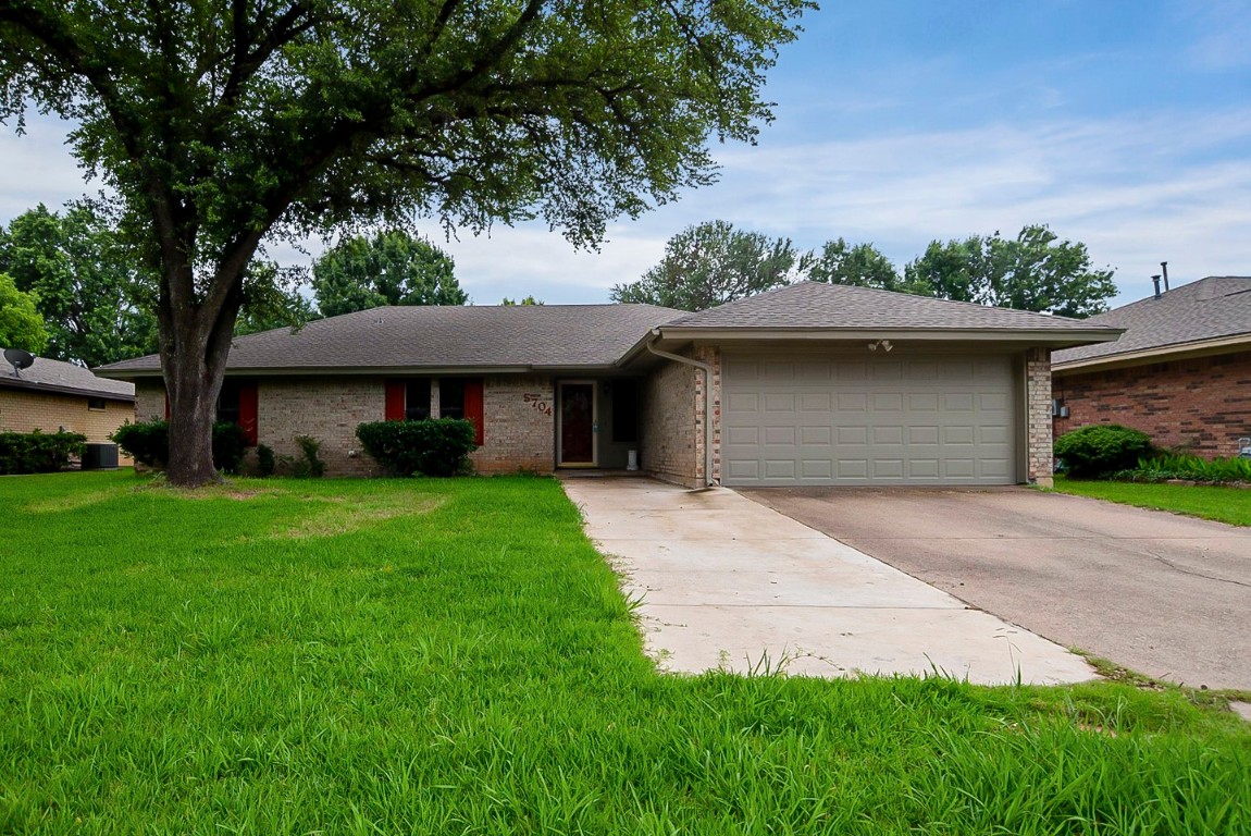5704 Arbor Valley Drive Arlington TX 76016