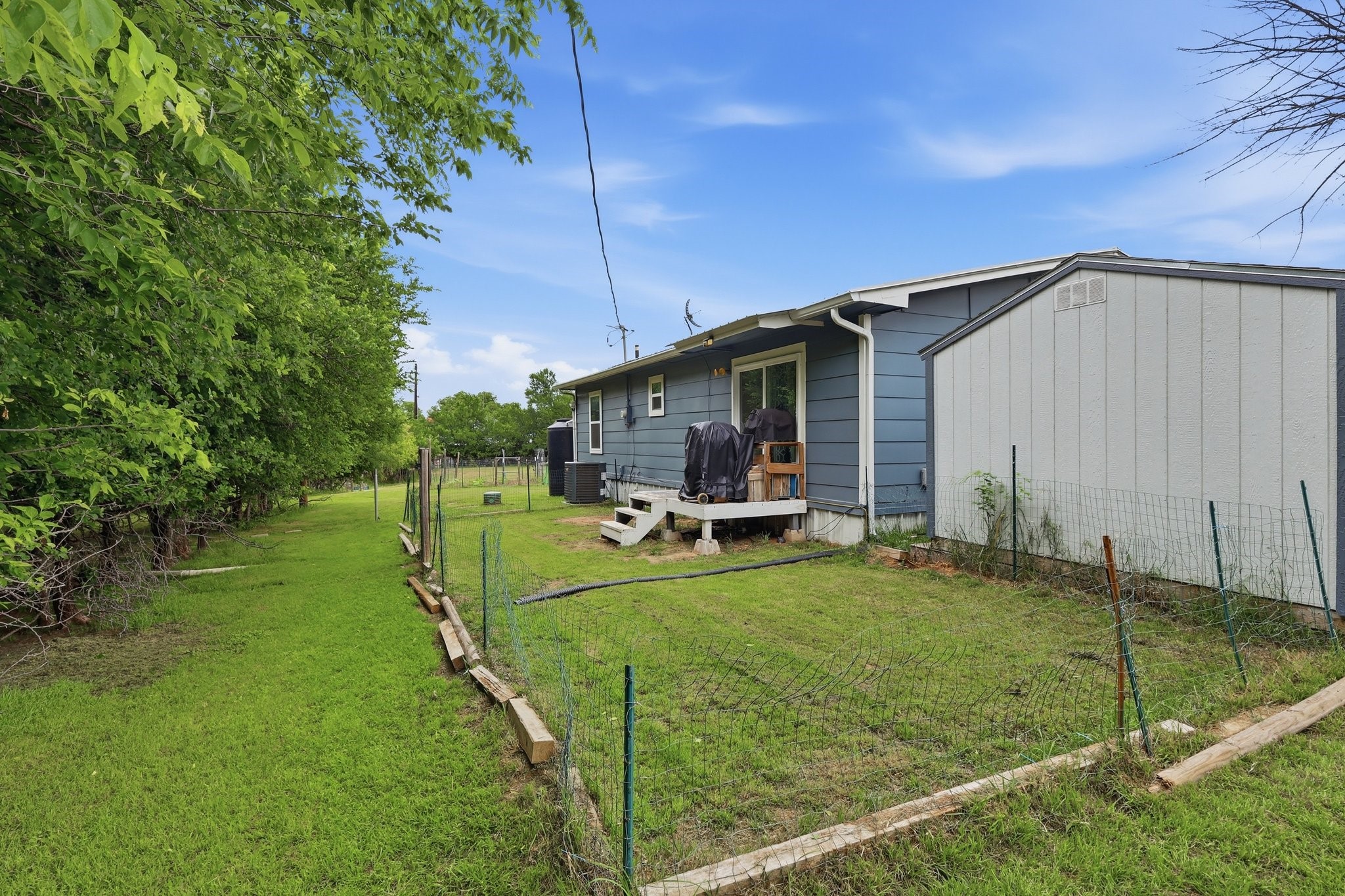 767 E Barry Street Reno TX 76020