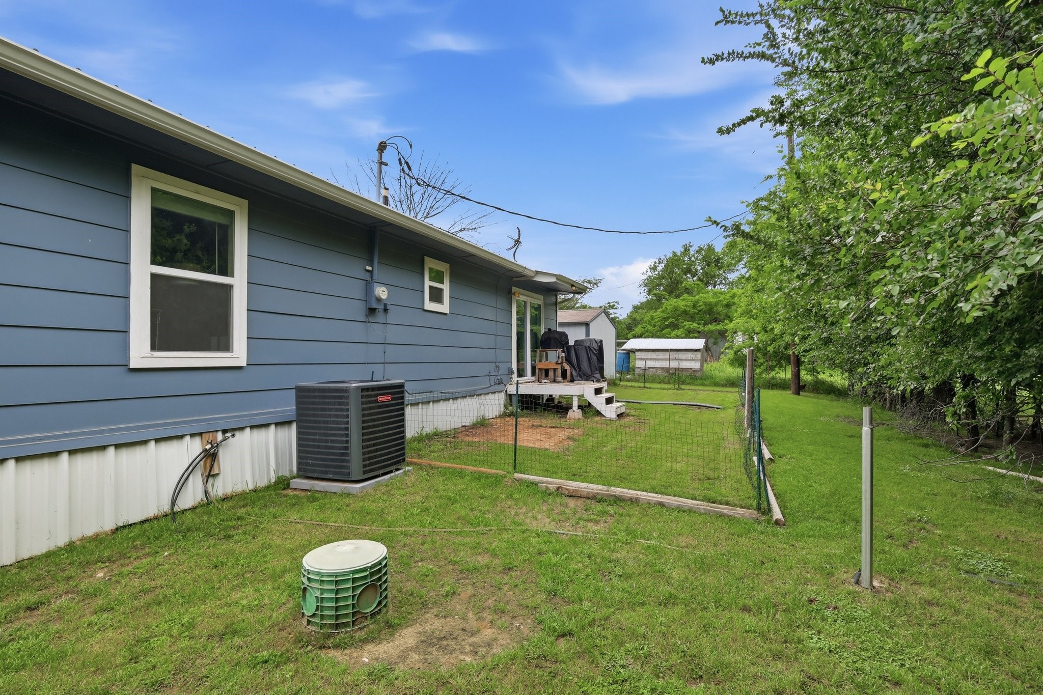 767 E Barry Street Reno TX 76020