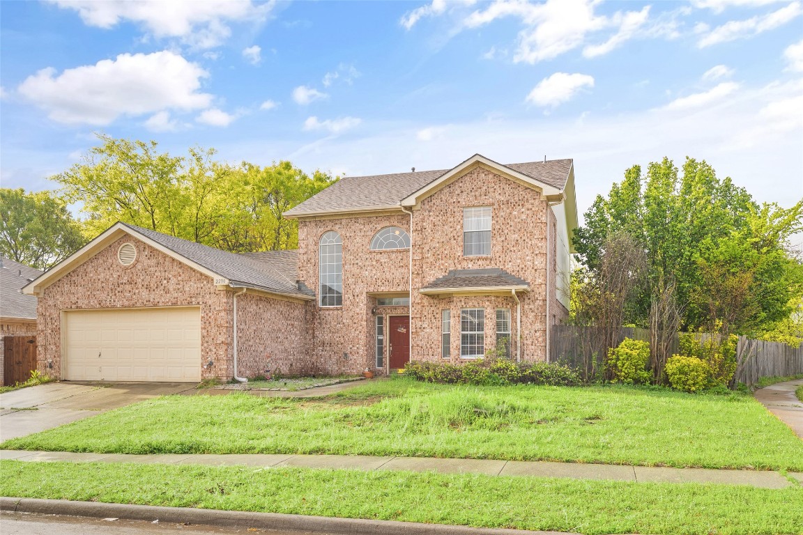 2210 Green Stone Drive Arlington TX 76001