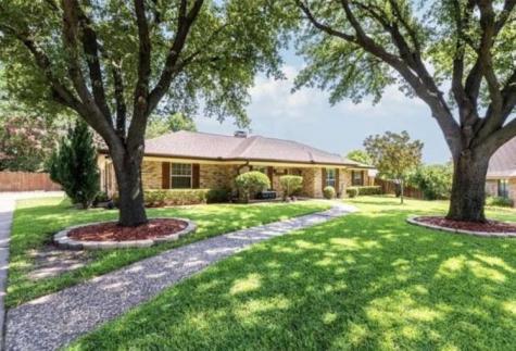 729 Hunters Glen Court Bedford TX 76021