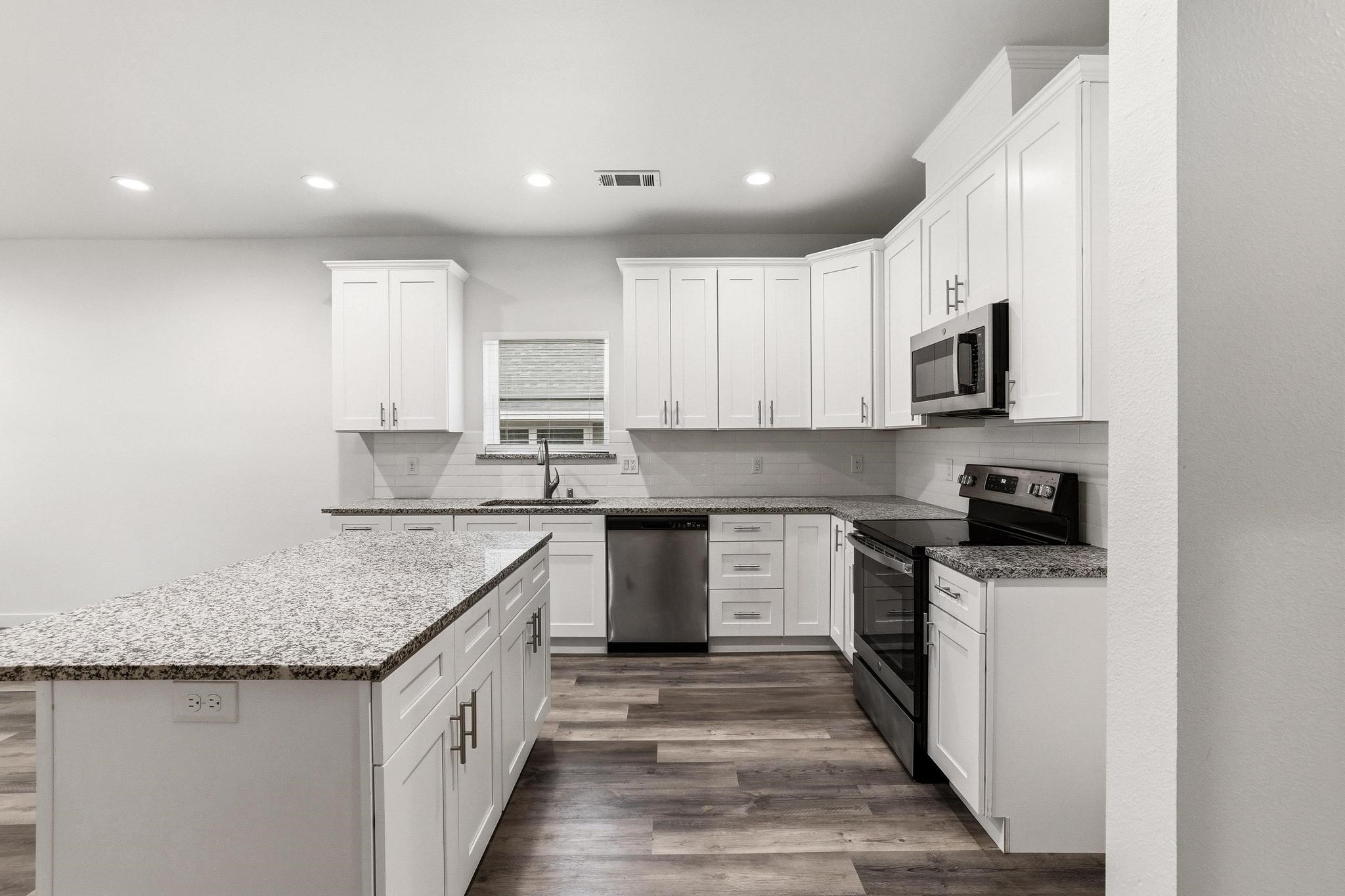 1221 W Johnson Street Denison TX 75020