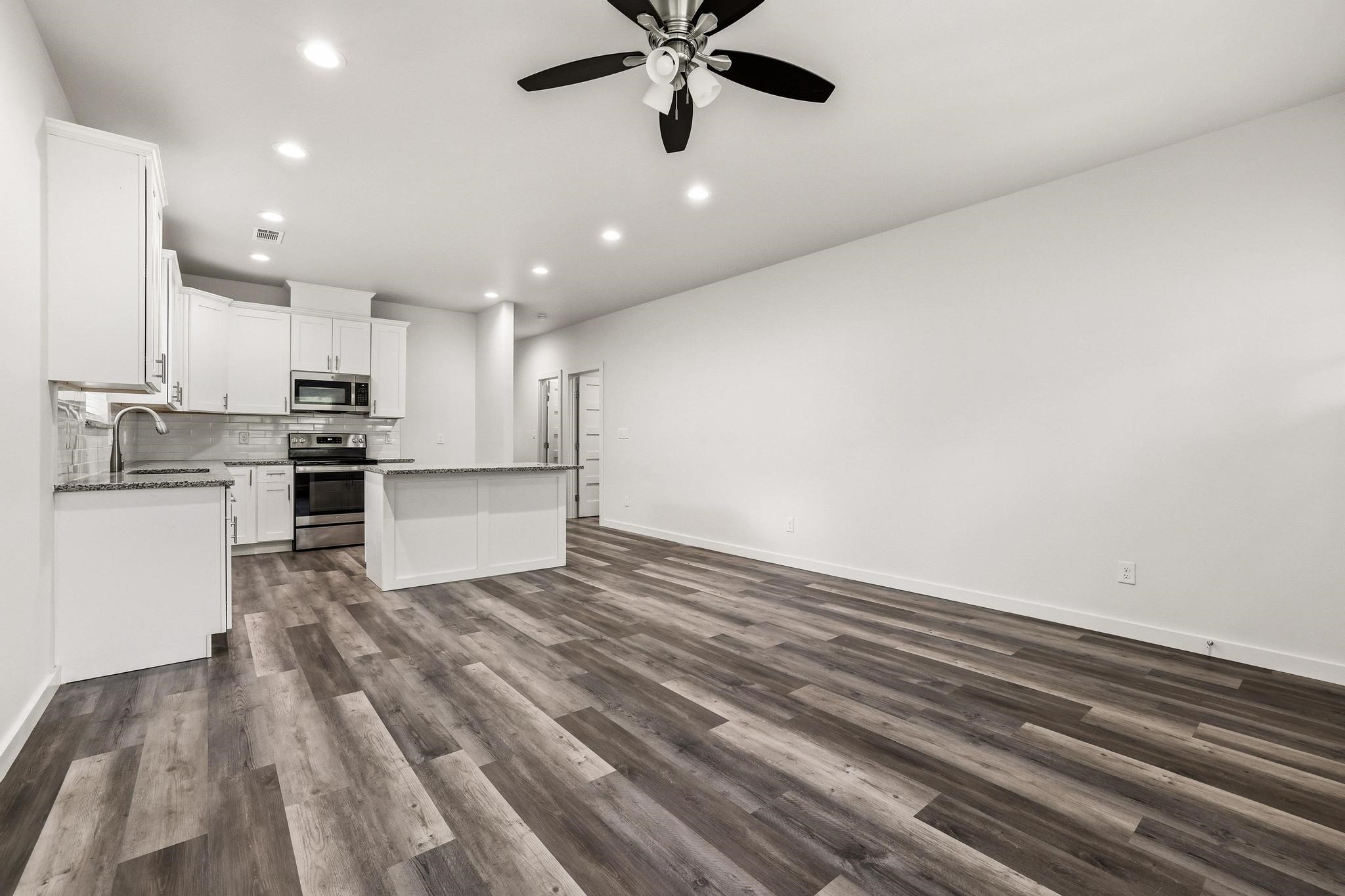 1221 W Johnson Street Denison TX 75020
