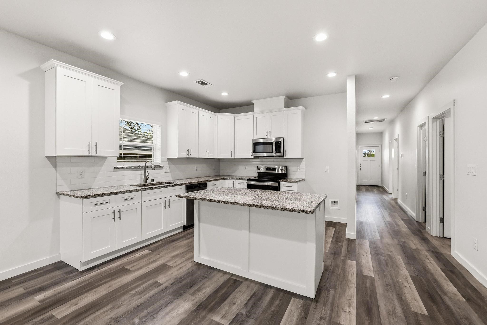 1221 W Johnson Street Denison TX 75020