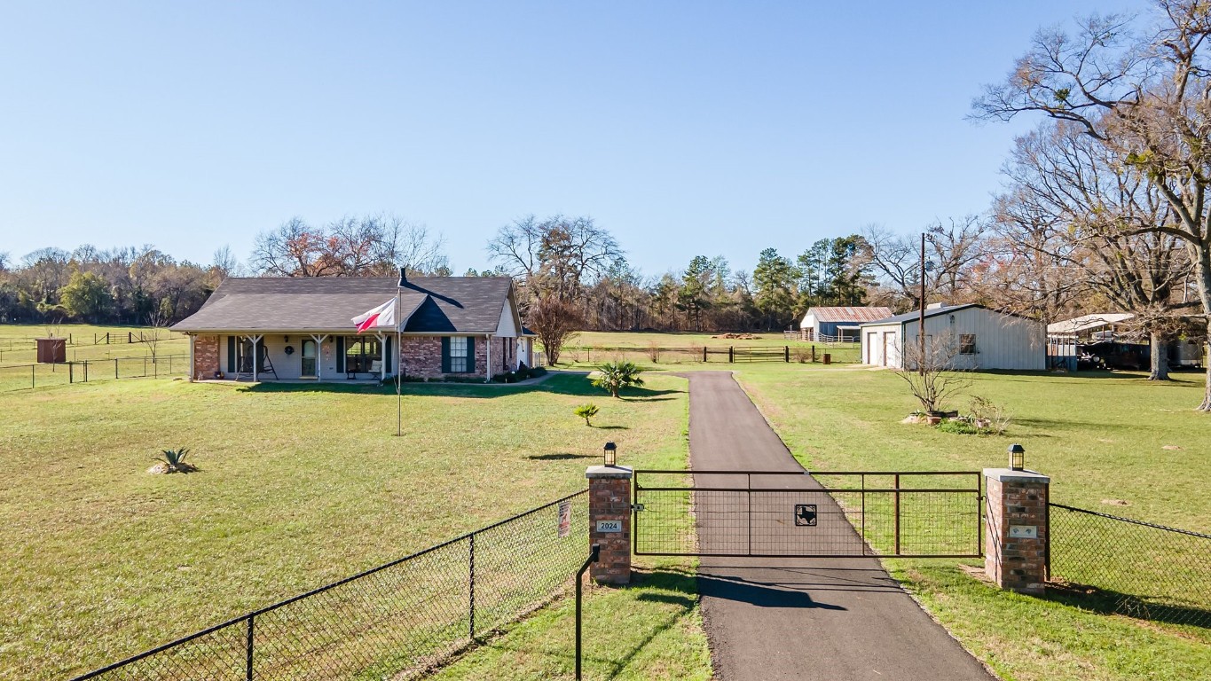 2024 Shiloh Estates Road Chandler TX 75758