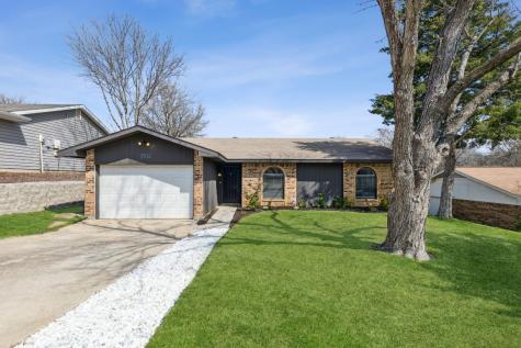 1921 Angelina Drive Garland TX 75040