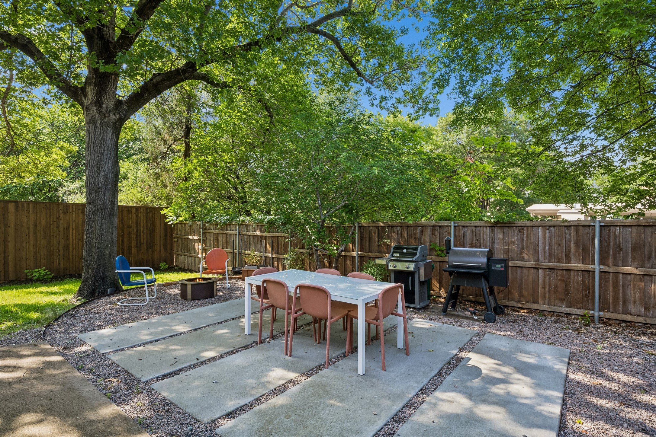 811 N Oak Cliff Boulevard Dallas TX 75208