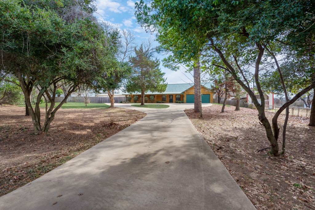 9324 Tower Court Crowley TX 76036