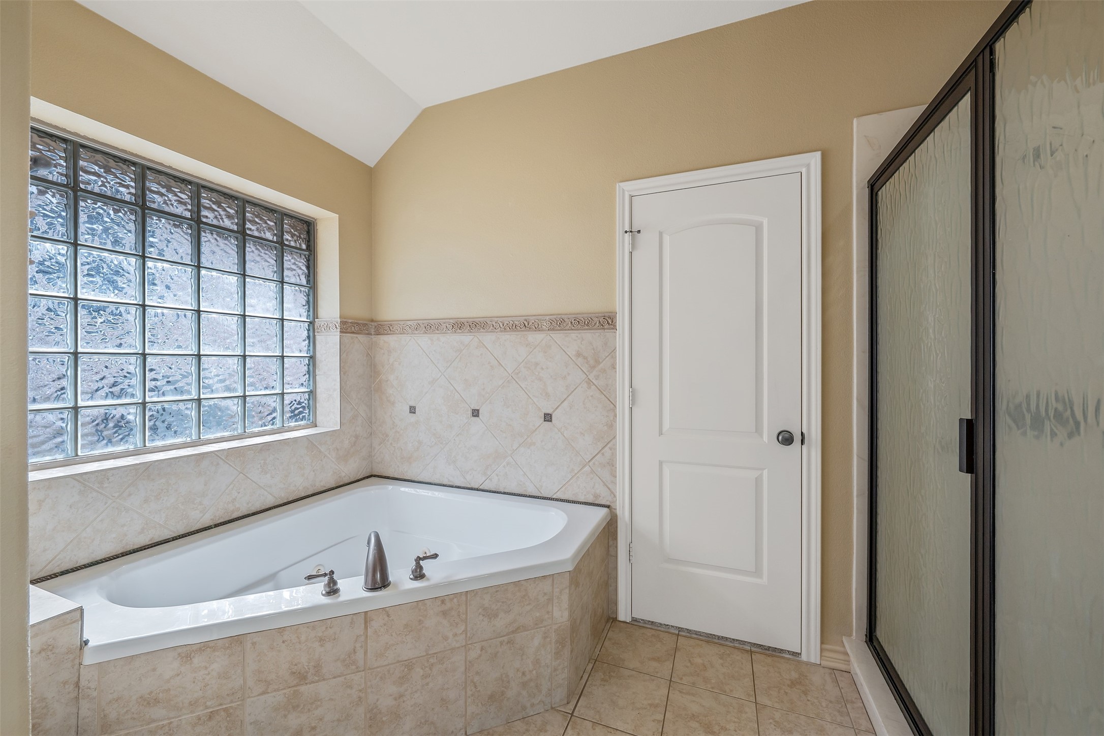 6526 Ashmore Tyler TX 75703