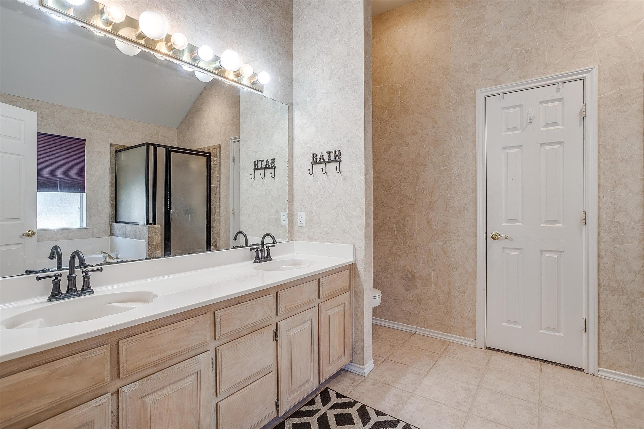 9301 Meandering Drive North Richland Hills TX 76182