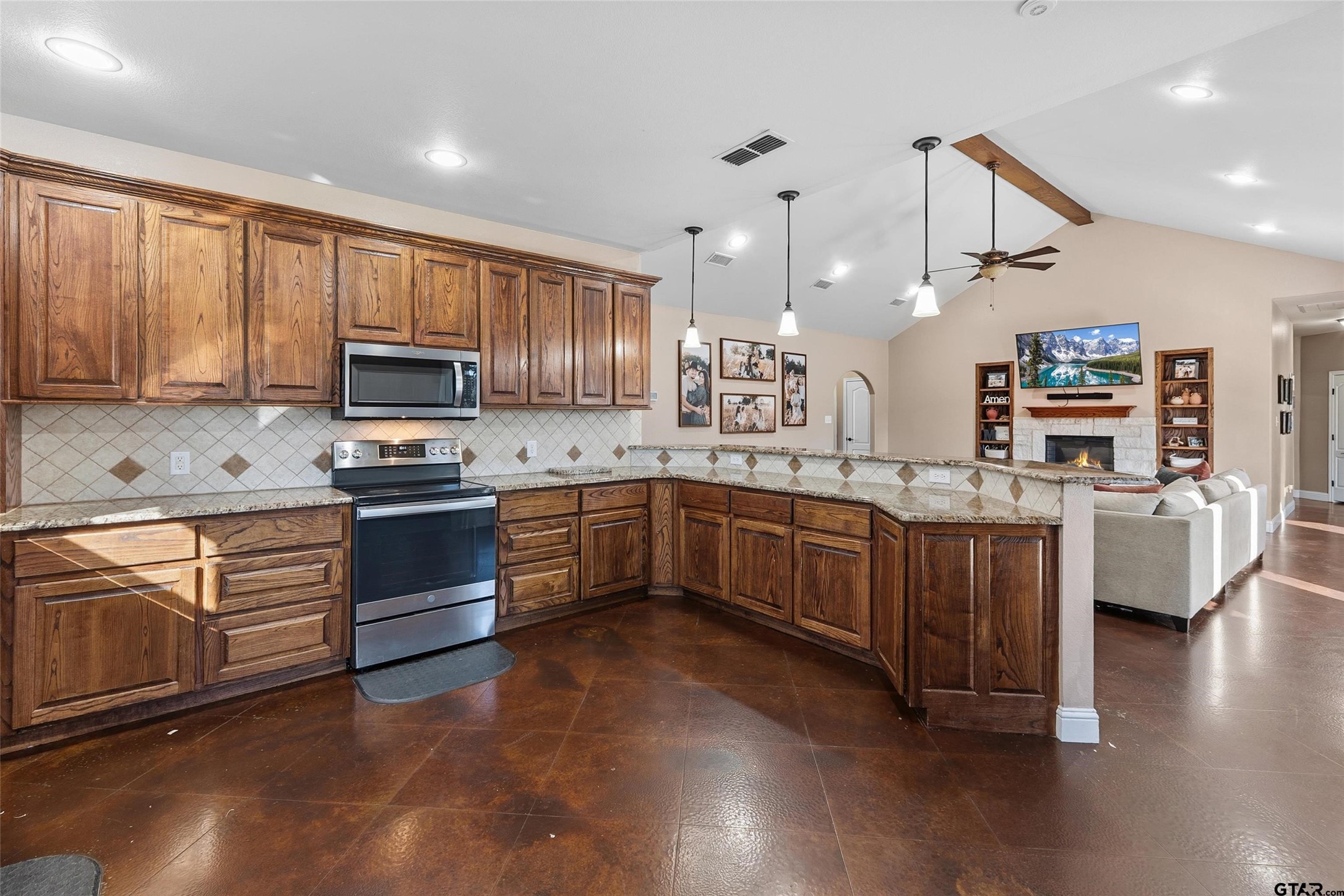205 Vz County Road 4807 Ben Wheeler TX 75754