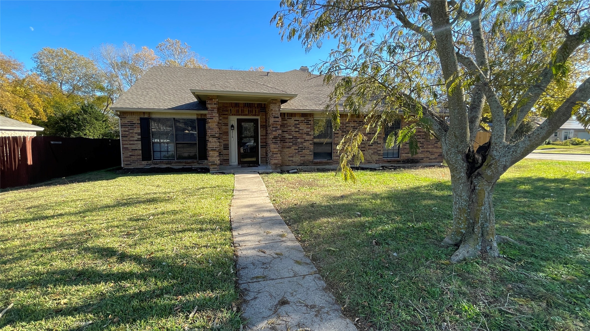 316 Diamond Drive Desoto TX 75115