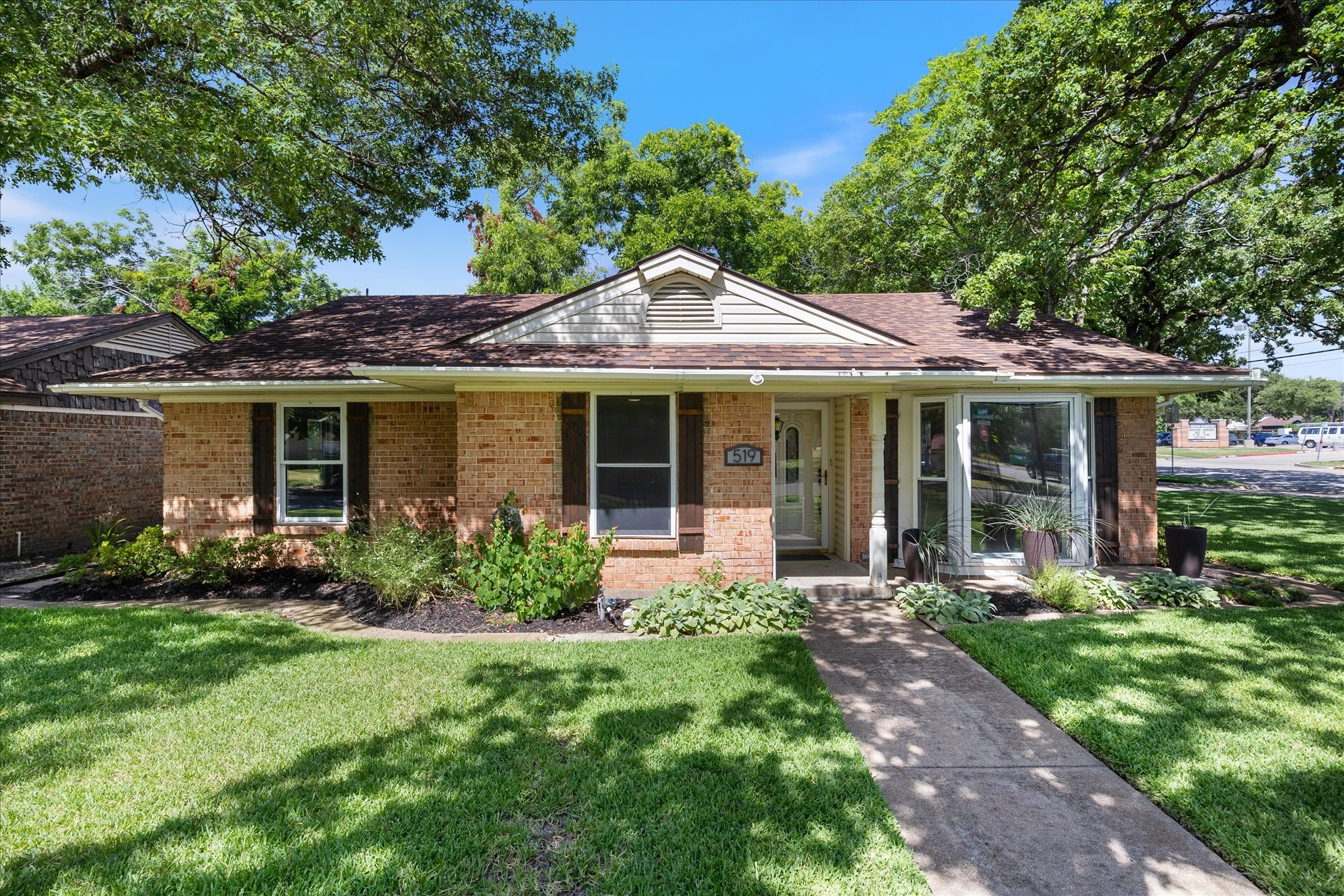 519 Staffordshire Drive Irving TX 75061