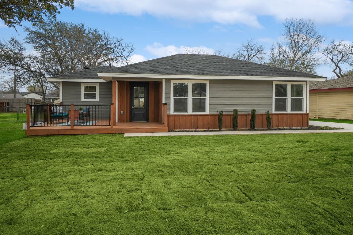 621 W Nash Street Grapevine TX 76051