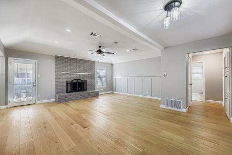 116 NE Alsbury Boulevard Burleson TX 76028