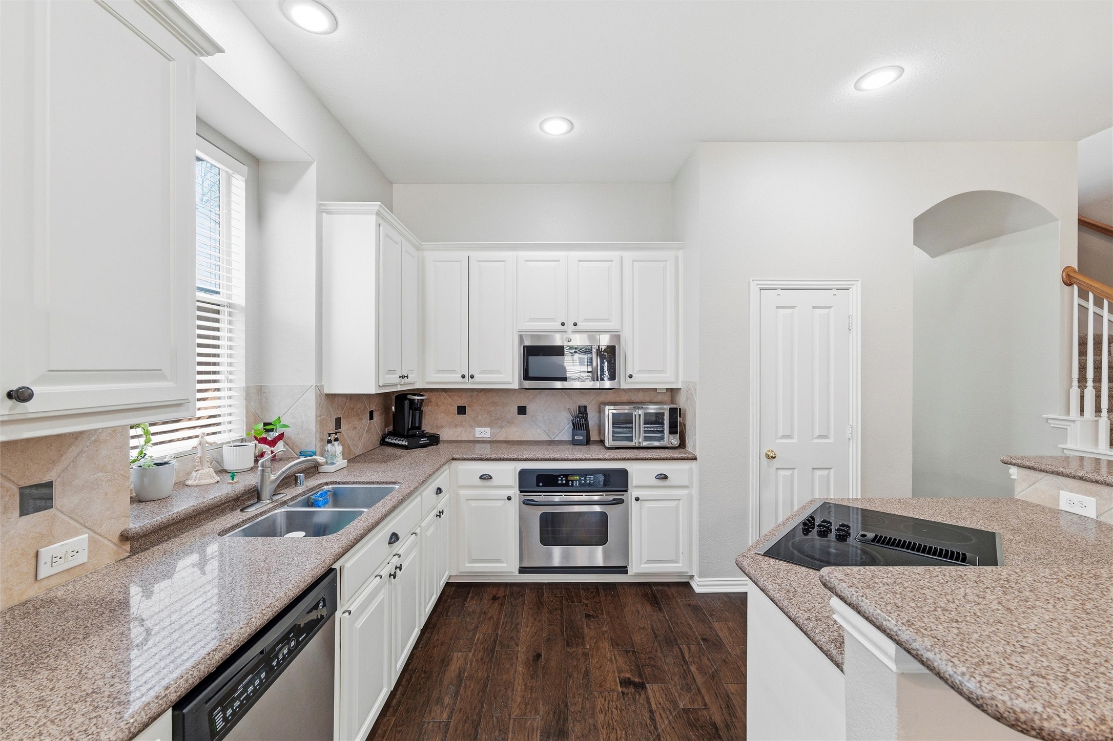 124 Myrtle Creek Grapevine TX 76051