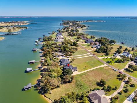 1121 The Shores Drive Corsicana TX 75109