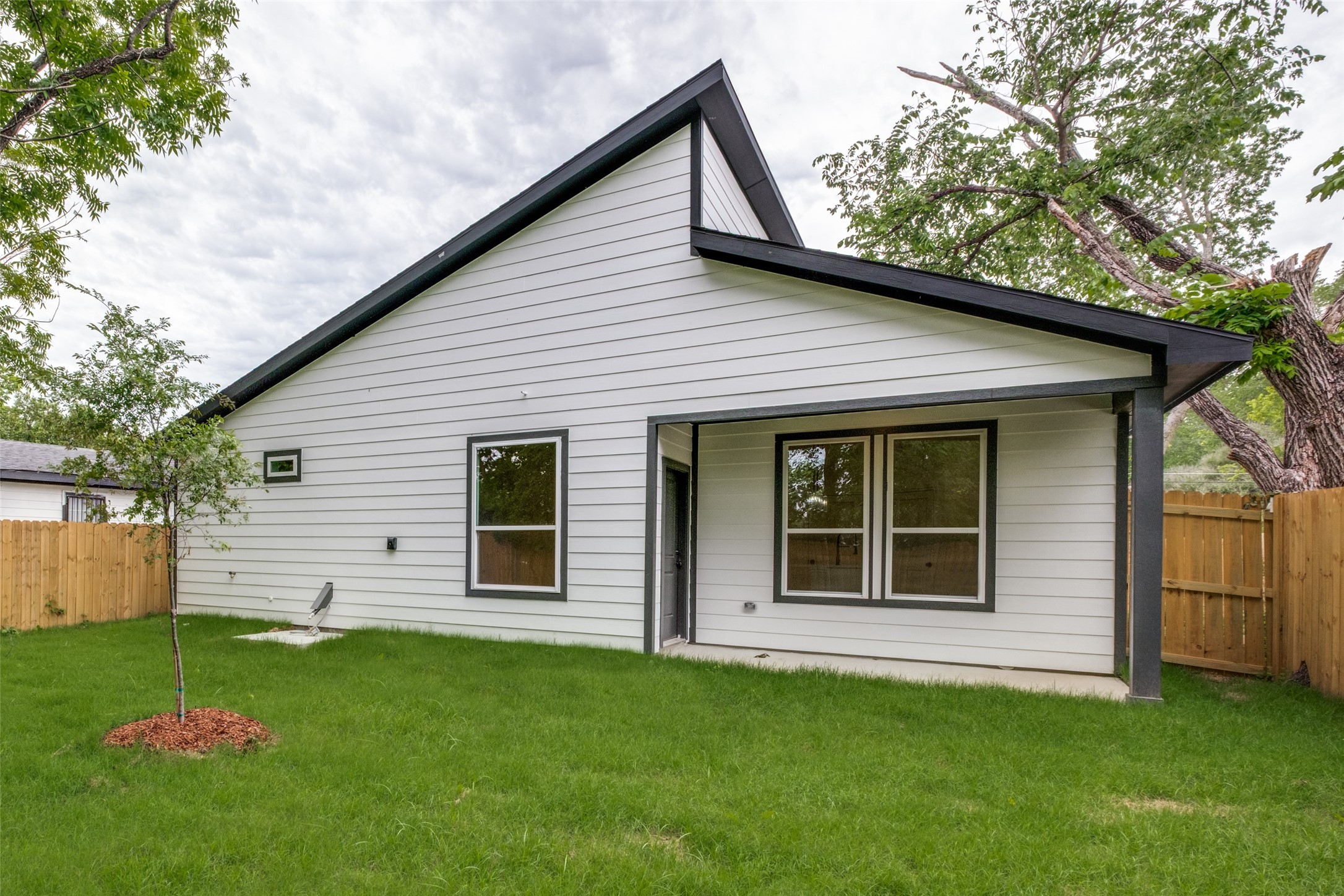 642 Bethpage Avenue Dallas TX 75217