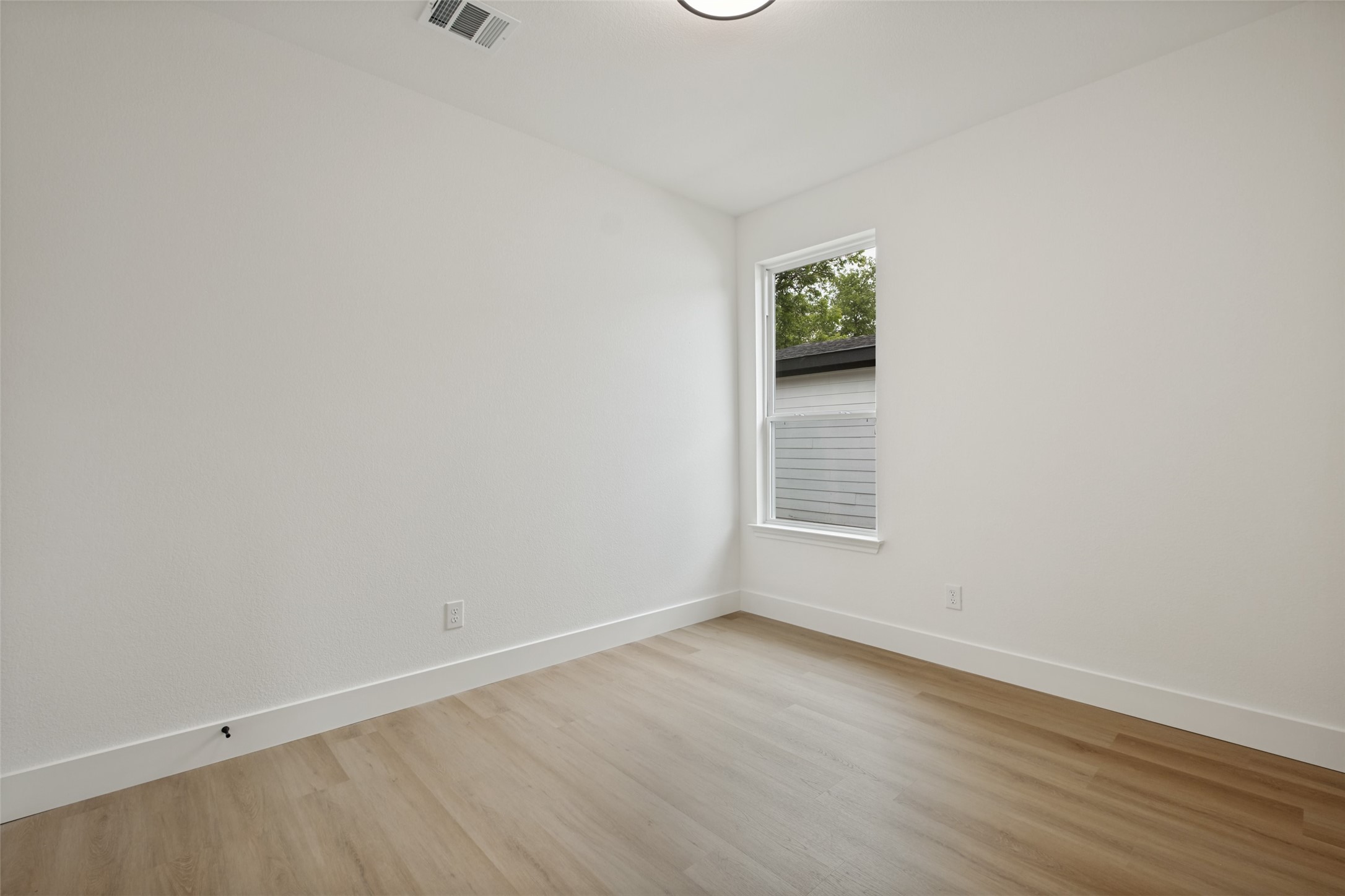 642 Bethpage Avenue Dallas TX 75217