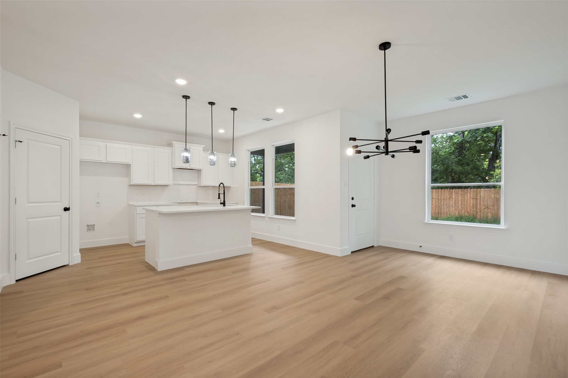 642 Bethpage Avenue Dallas TX 75217