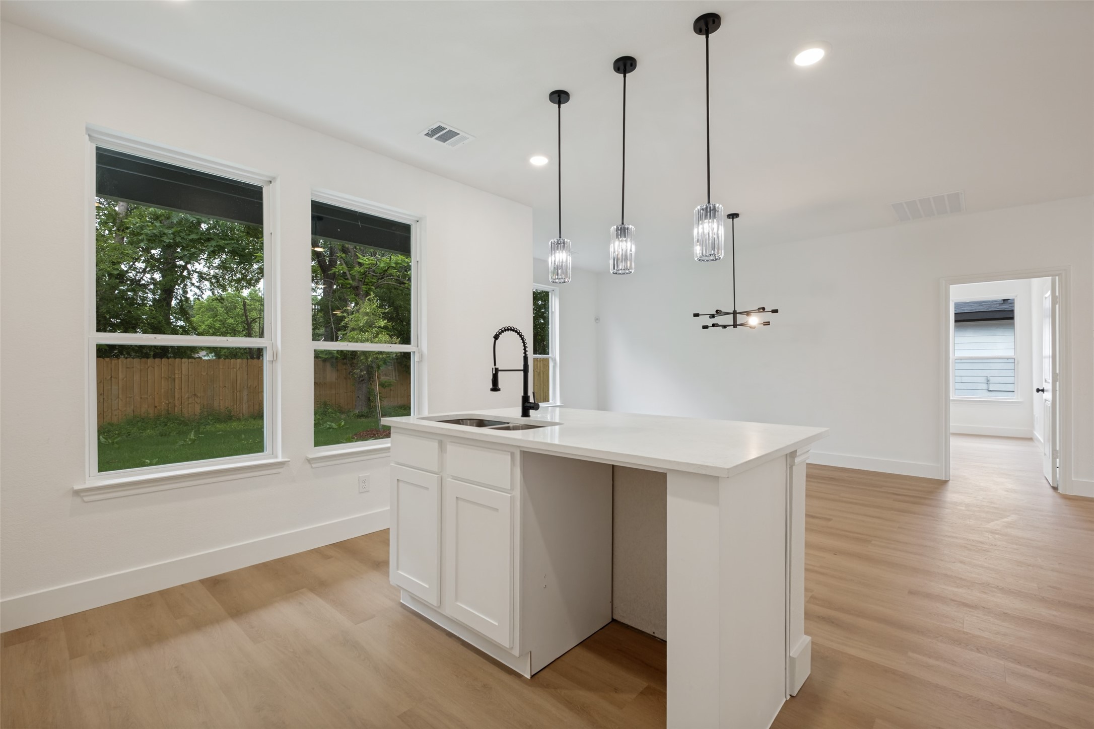 642 Bethpage Avenue Dallas TX 75217