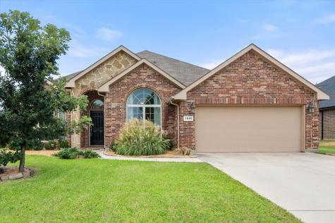 1046 Cydnie Street Kennedale TX 76060