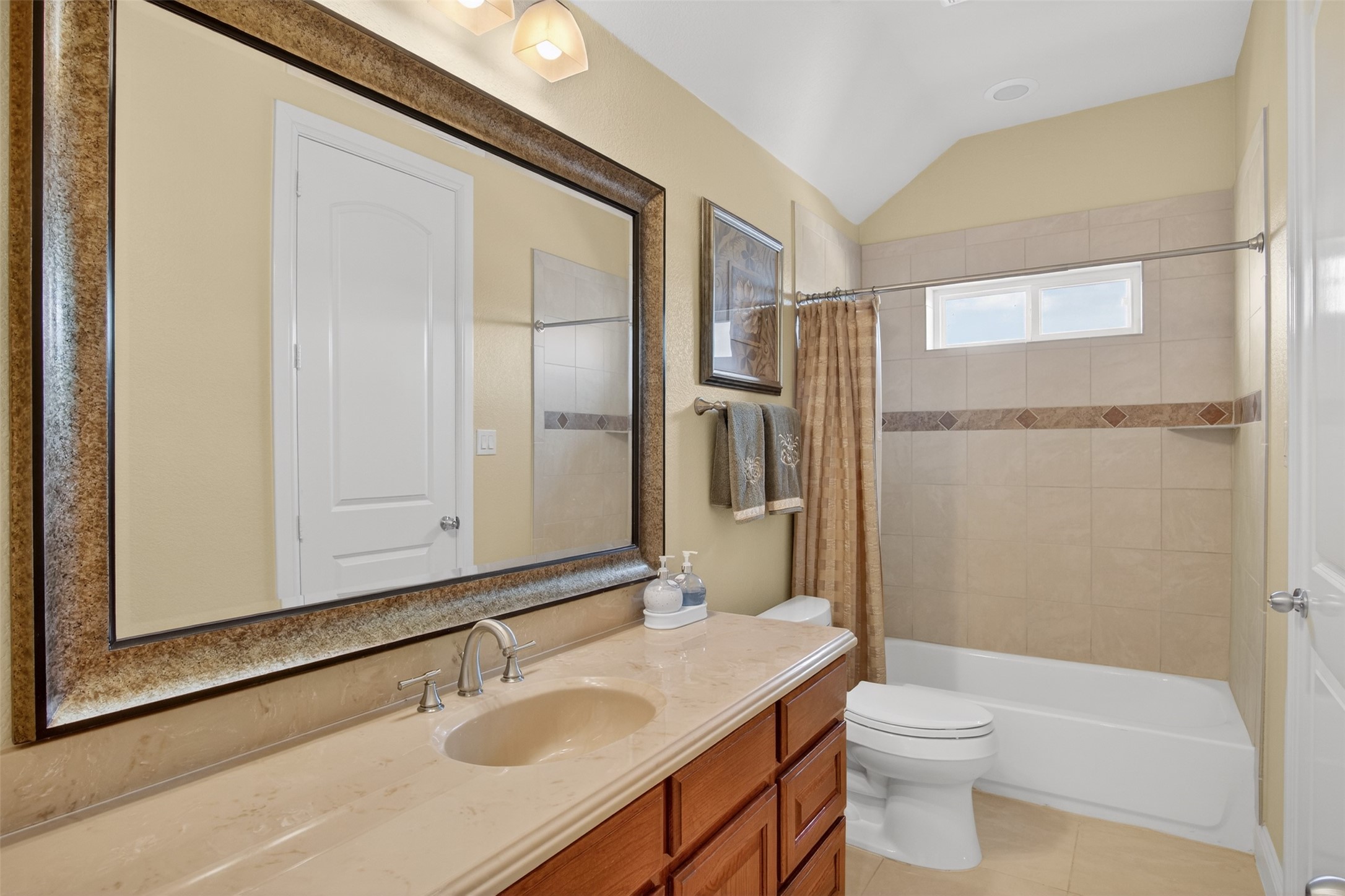 3072 Rosebud Court Grand Prairie TX 75104