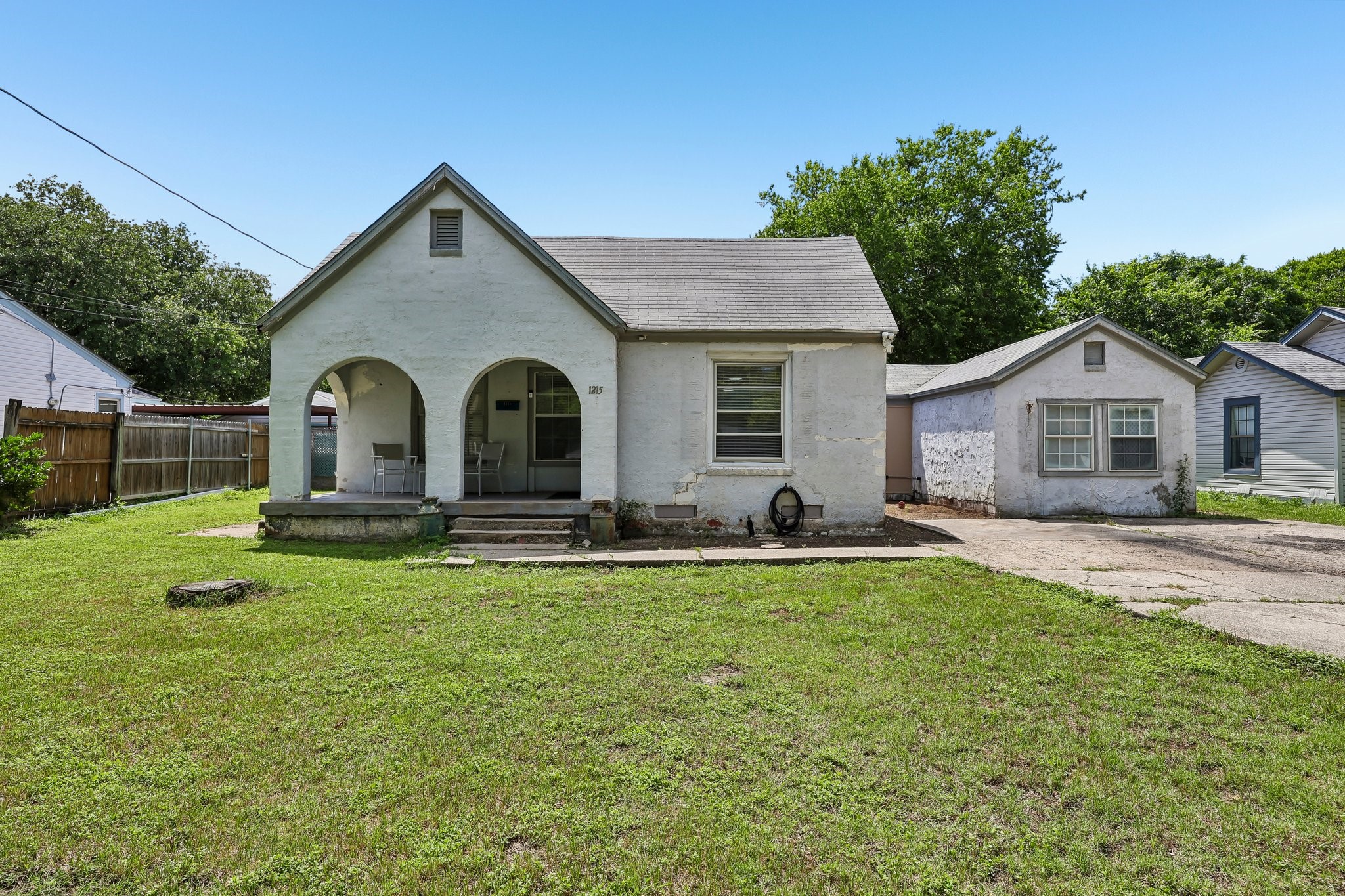 1215 Churchill Road River Oaks TX 76114