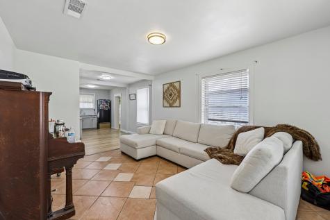 1215 Churchill Road River Oaks TX 76114