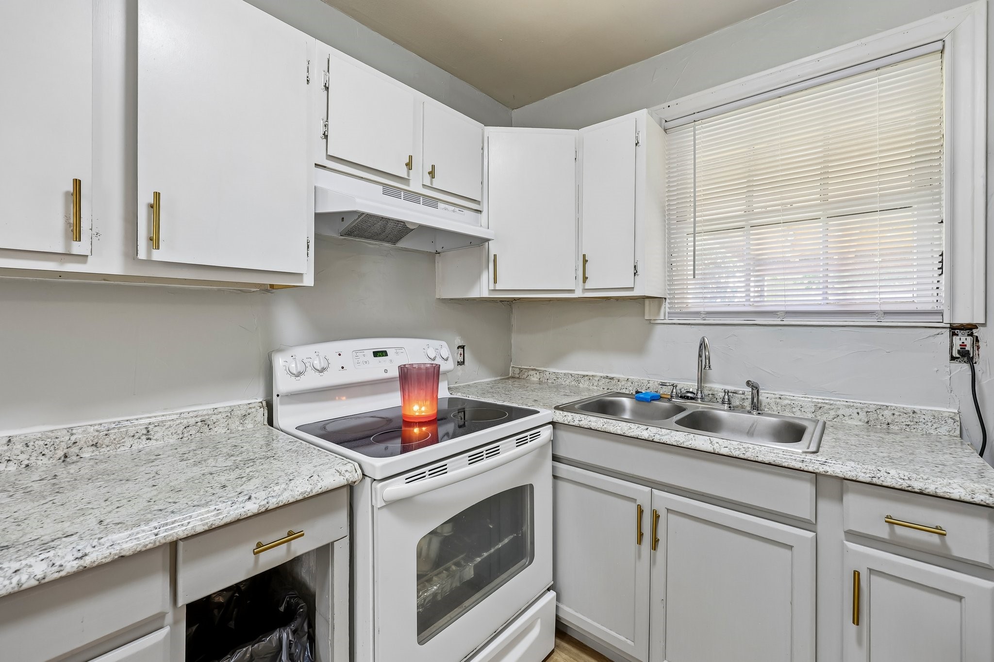 1215 Churchill Road River Oaks TX 76114