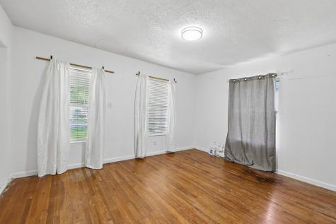 1215 Churchill Road River Oaks TX 76114