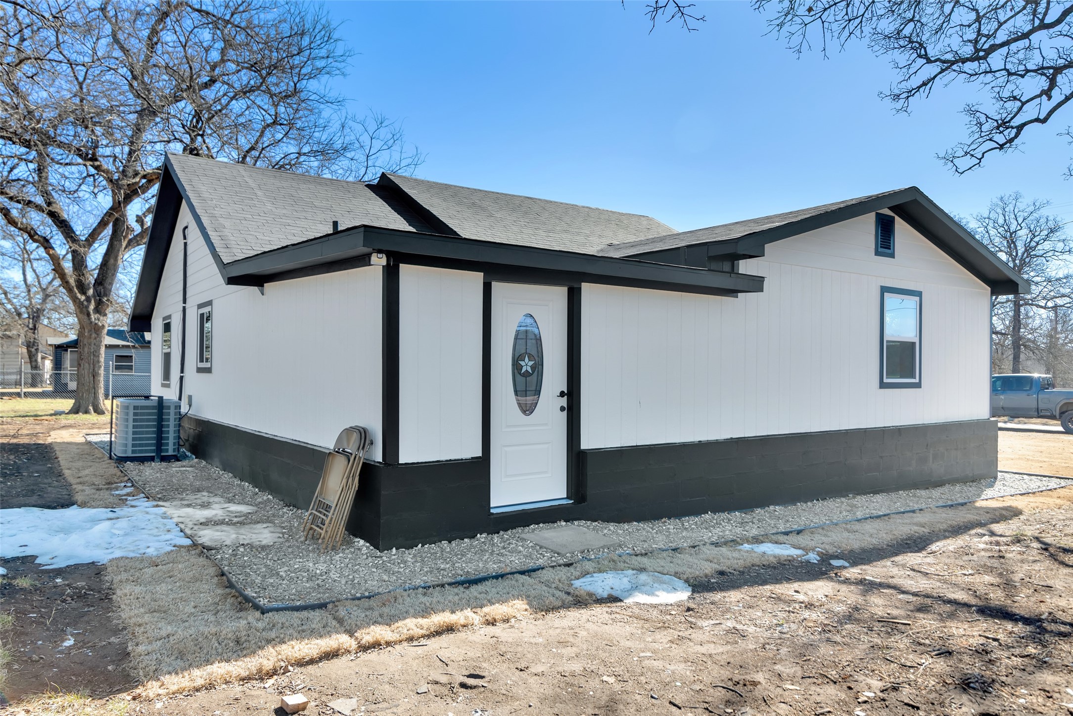 909 E Sears Street Denison TX 75021