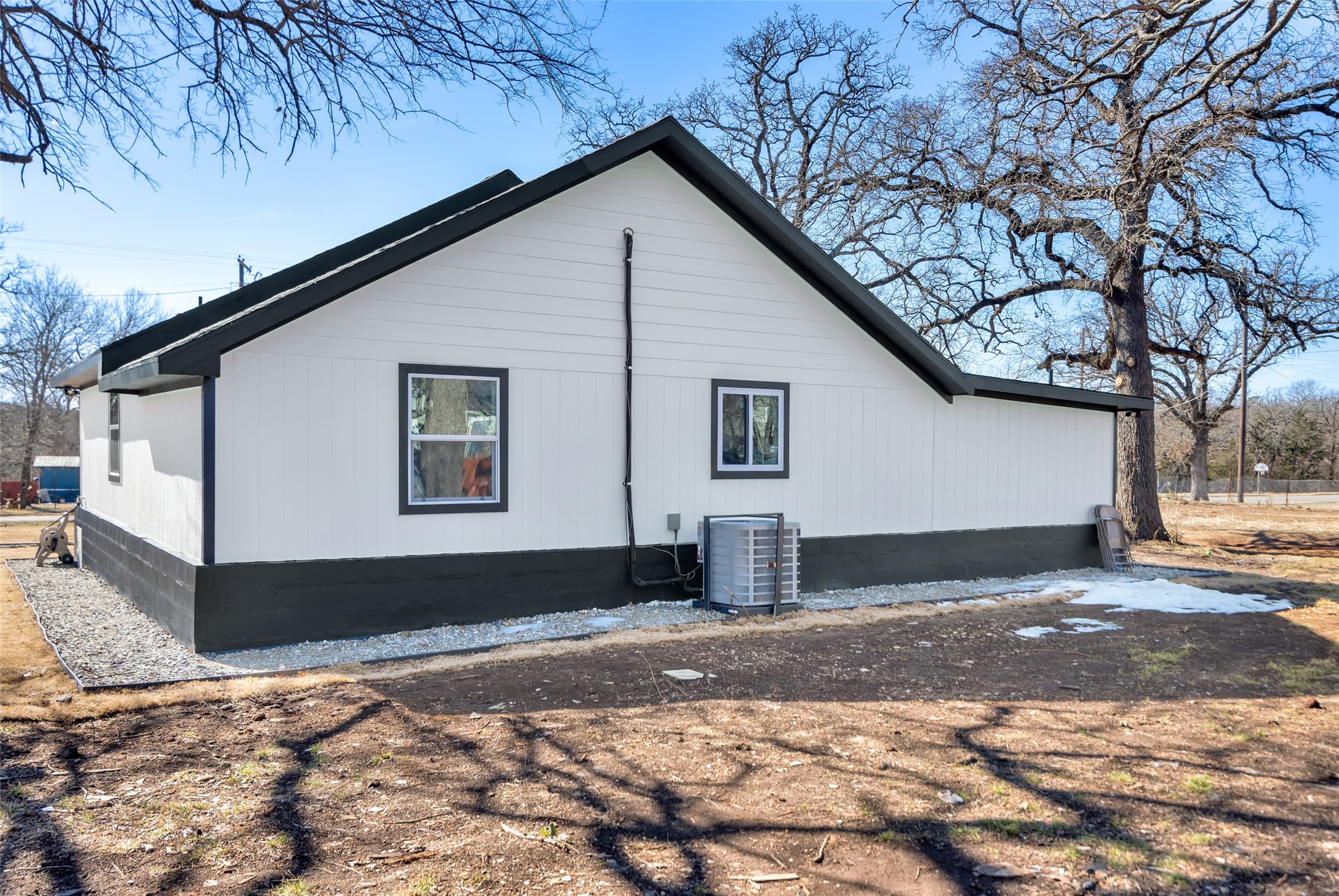 909 E Sears Street Denison TX 75021