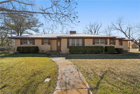 318 W Jack Street Bremond TX 76629