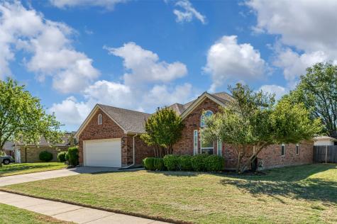 1057 Springwood Drive Saginaw TX 76179