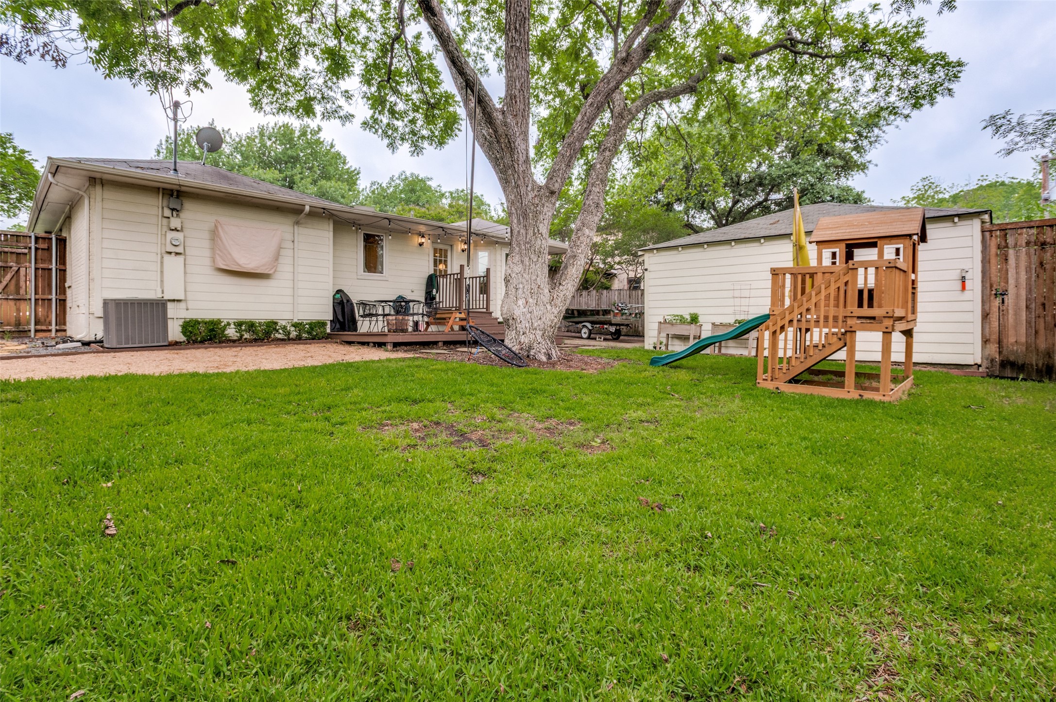 6541 Winton Dallas TX 75214