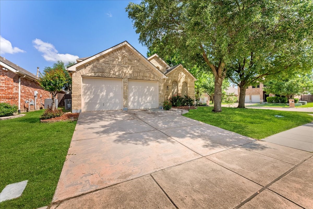 2652 Waterway Drive Grand Prairie TX 75054