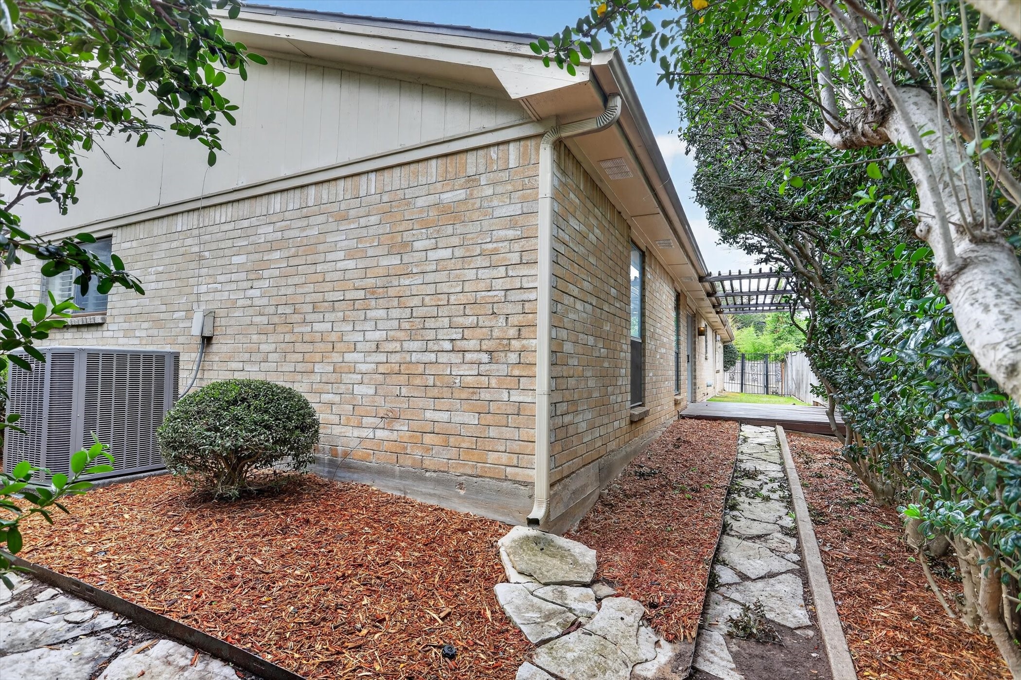 4083 Hidden View Circle Fort Worth TX 76109