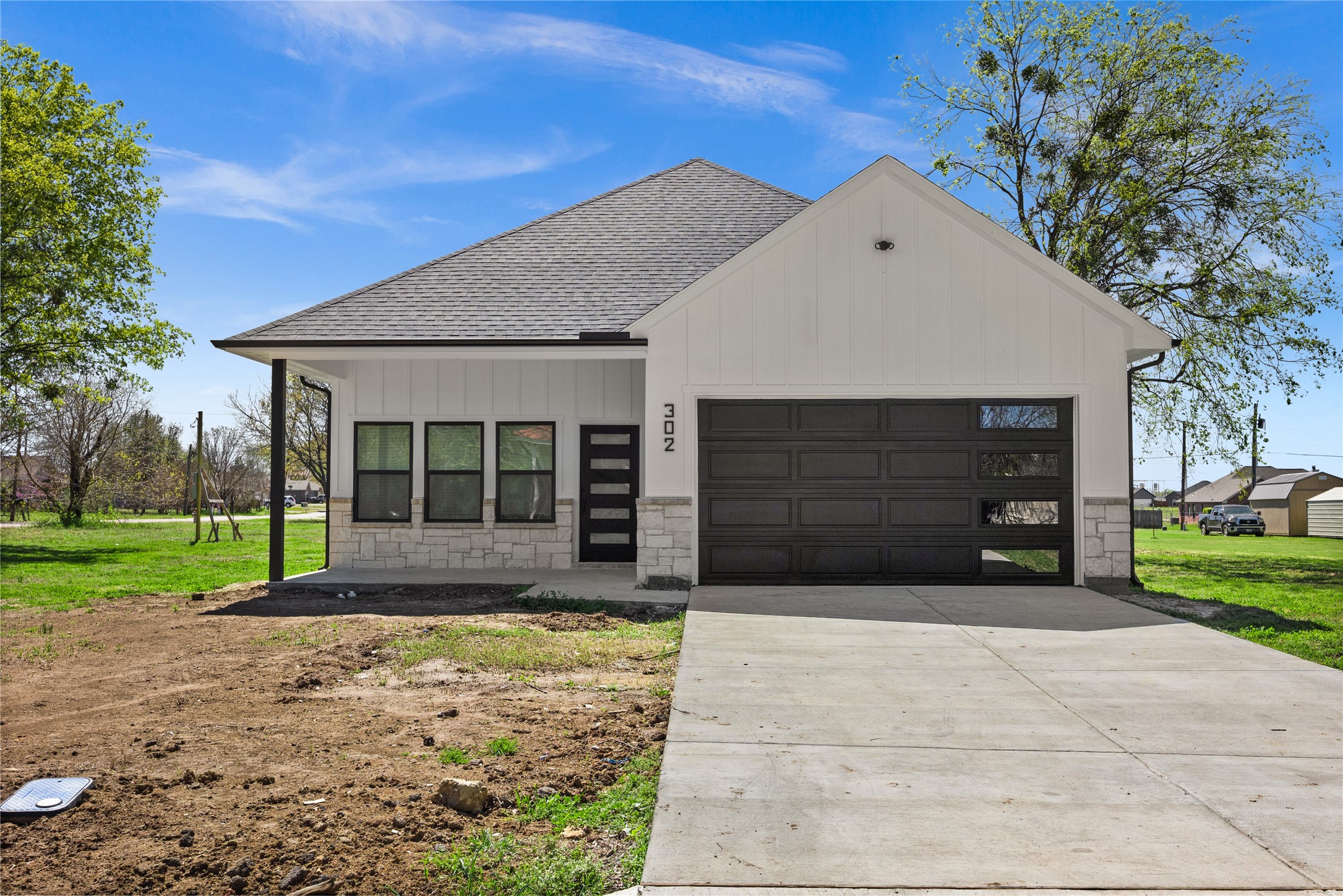 302 E Glenwood Mabank TX 75147