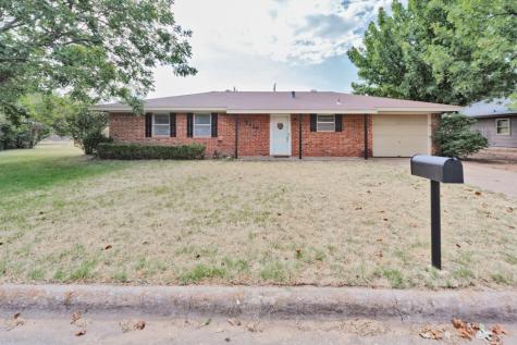 1207 Hidalgo Street Bowie TX 76230