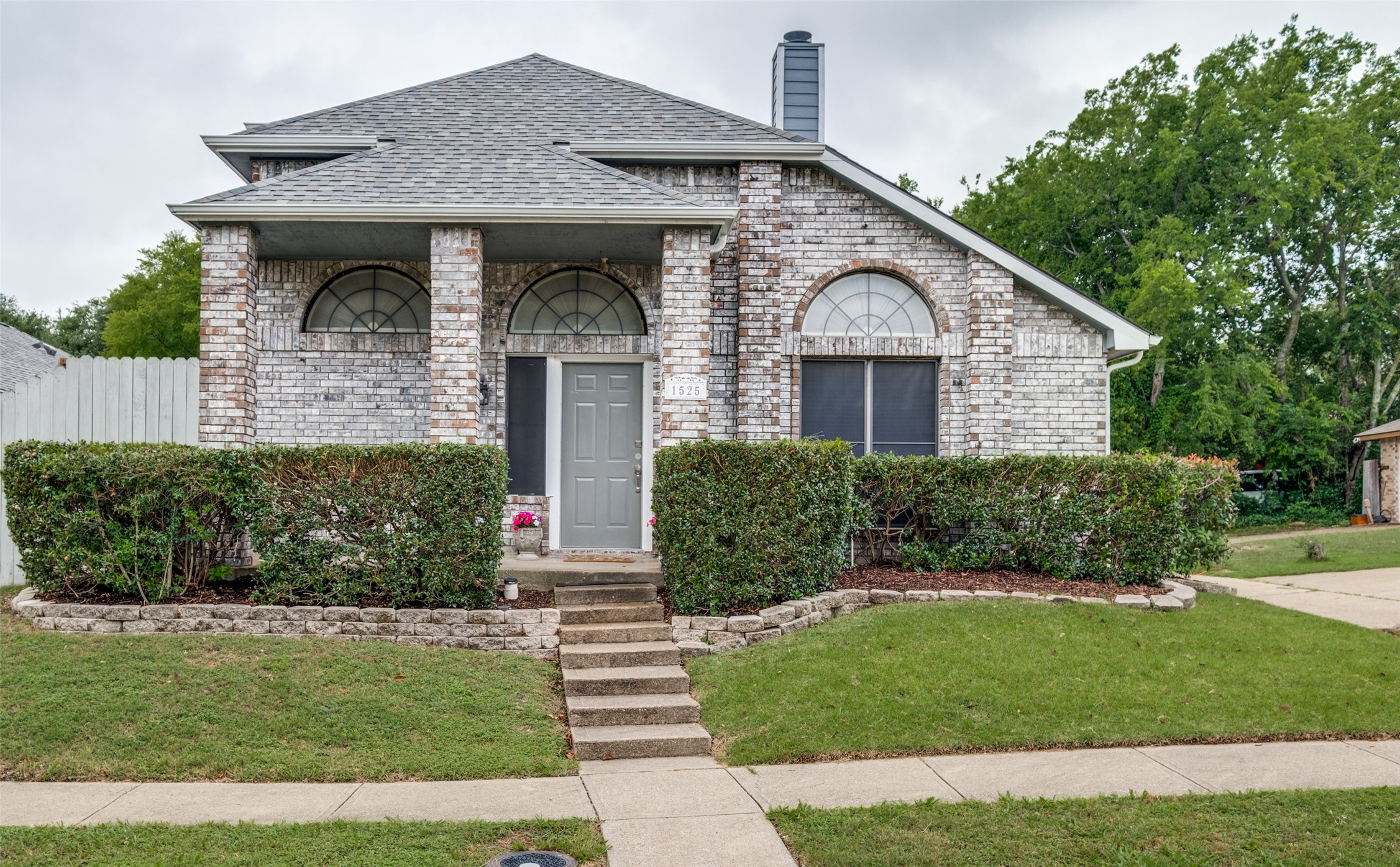 1525 Liberty Lane Mesquite TX 75149