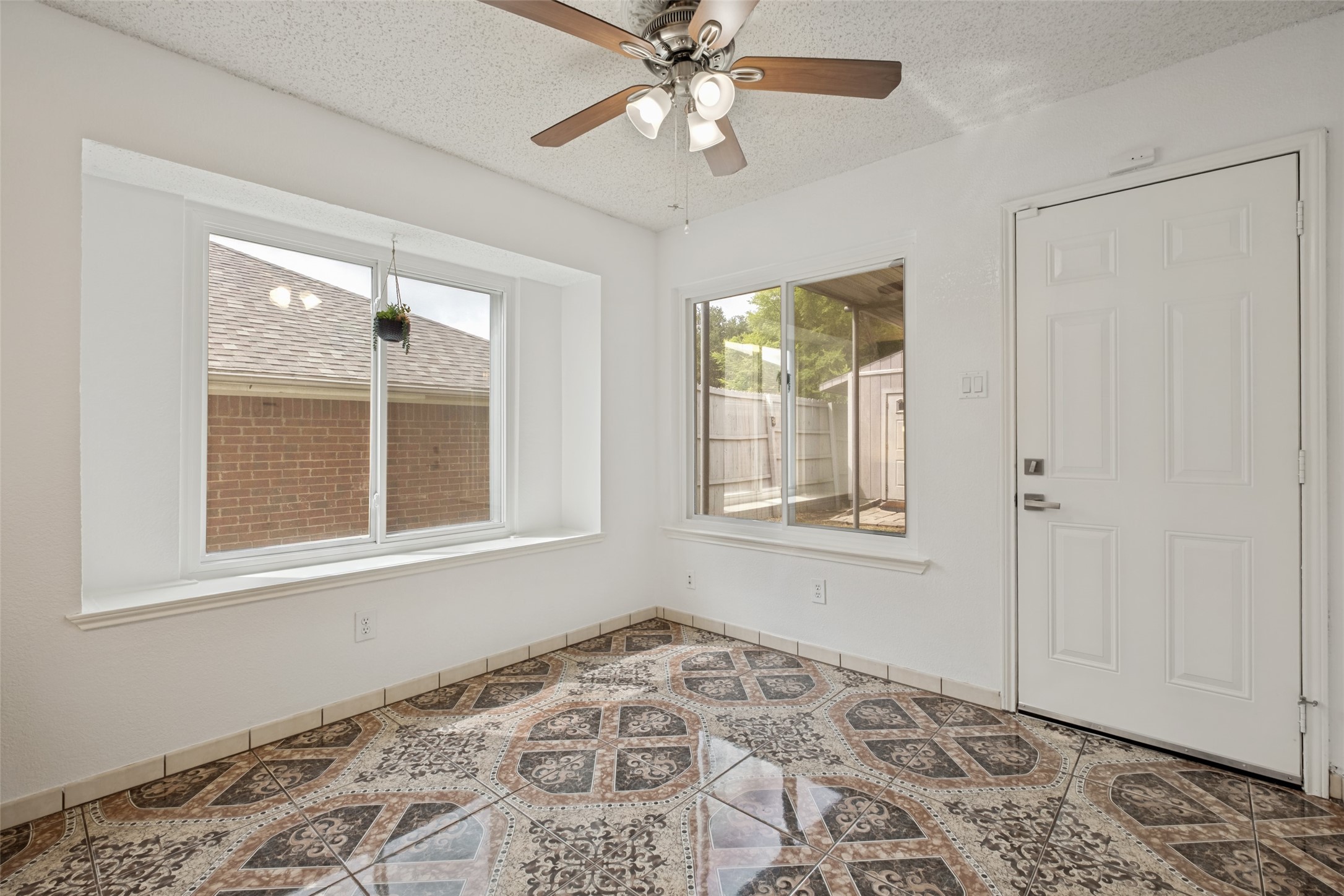 1525 Liberty Lane Mesquite TX 75149