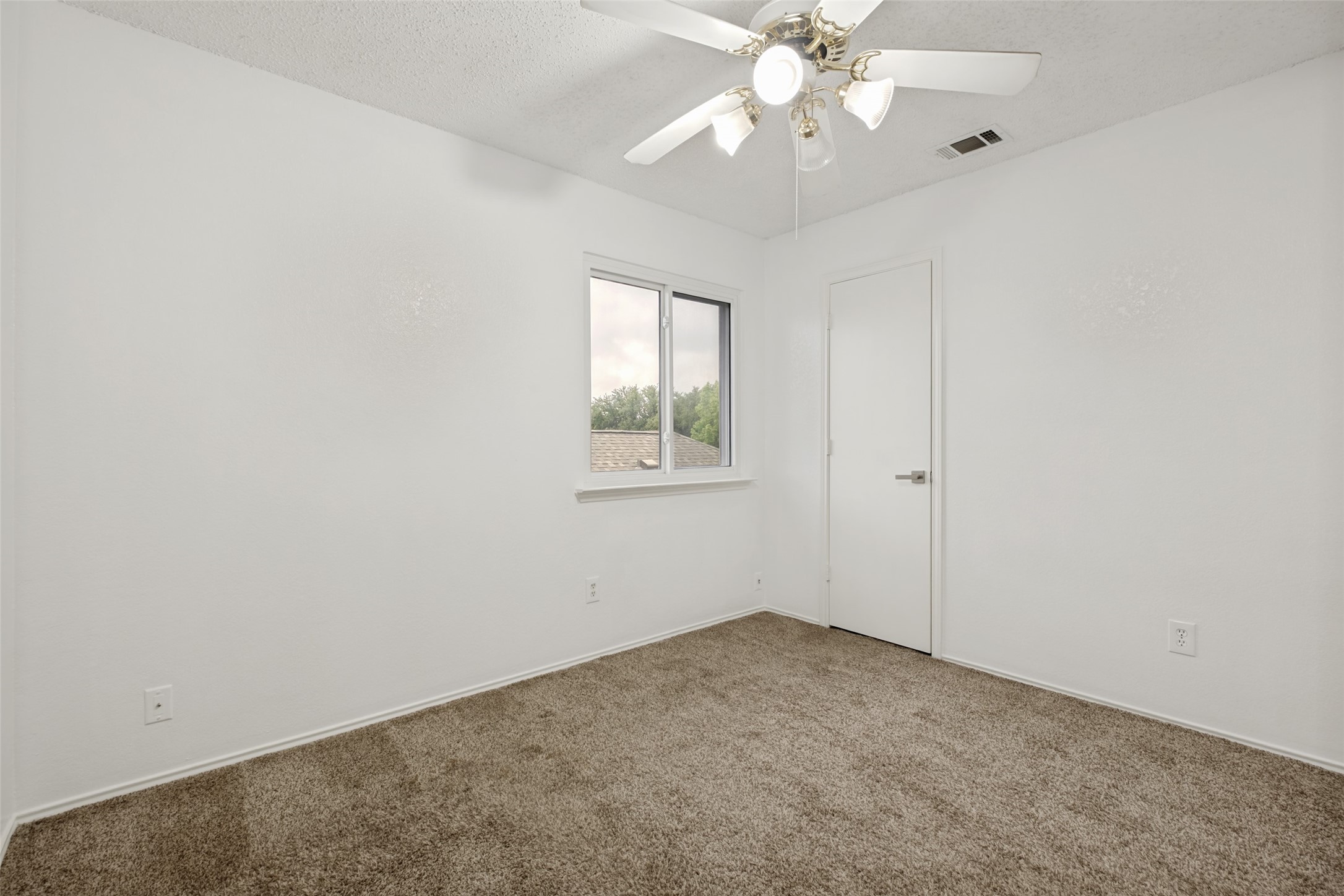 1525 Liberty Lane Mesquite TX 75149