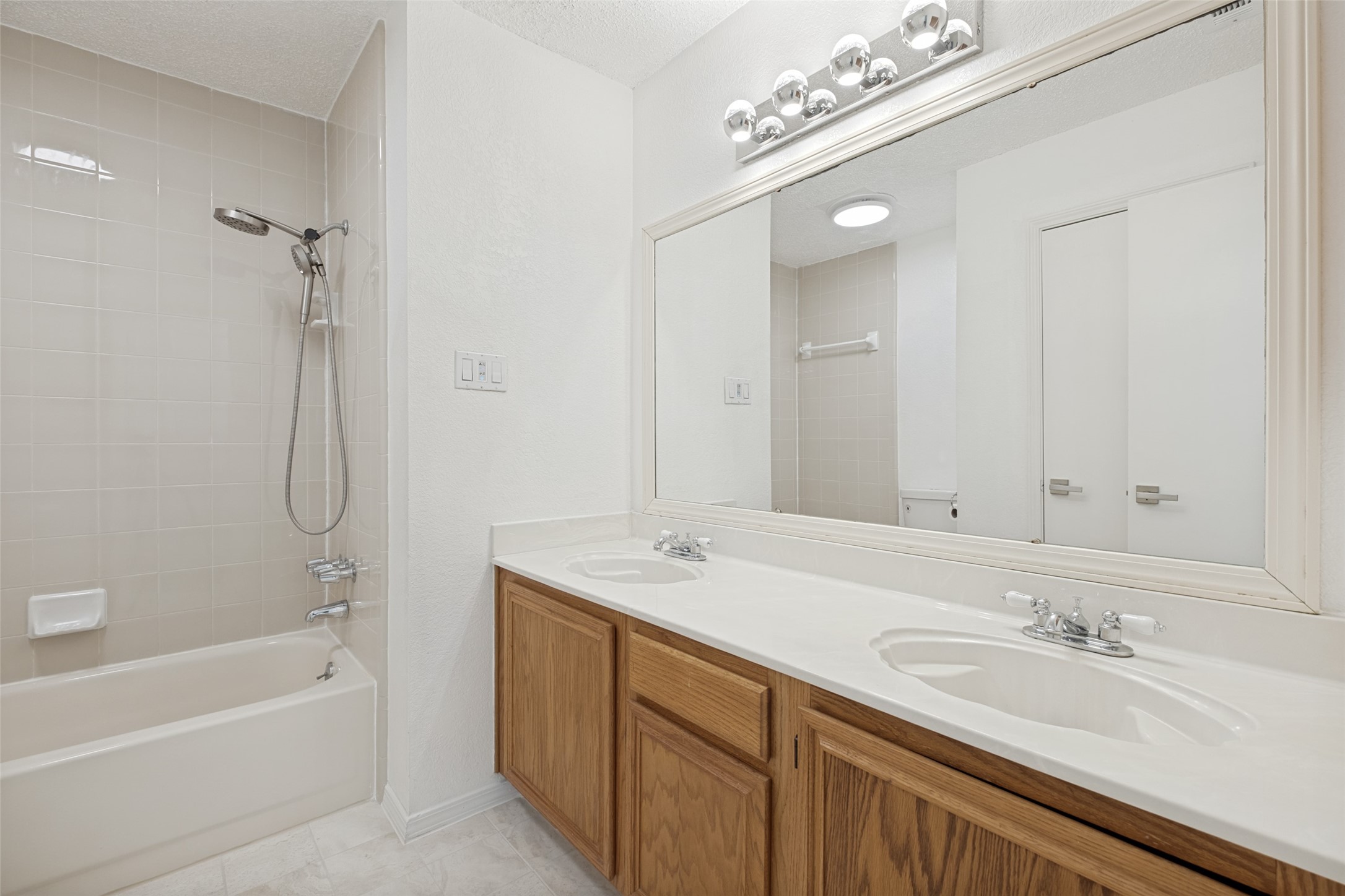 1525 Liberty Lane Mesquite TX 75149